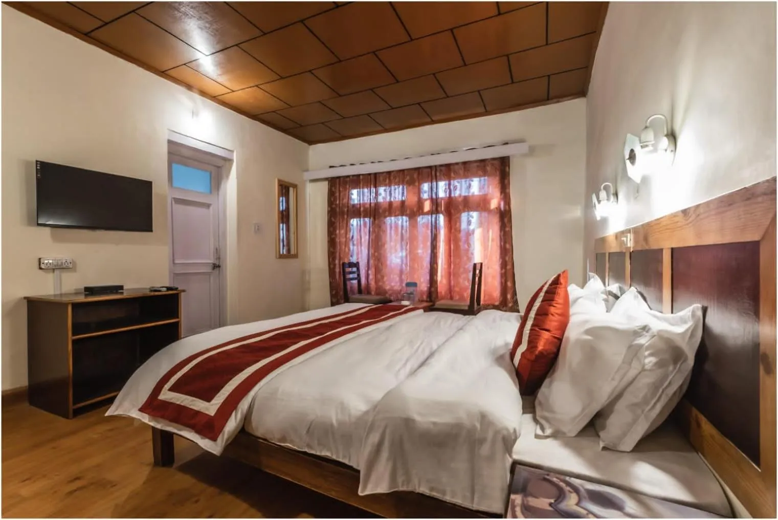 Bed in Hotel Ri ~ Rab Leh