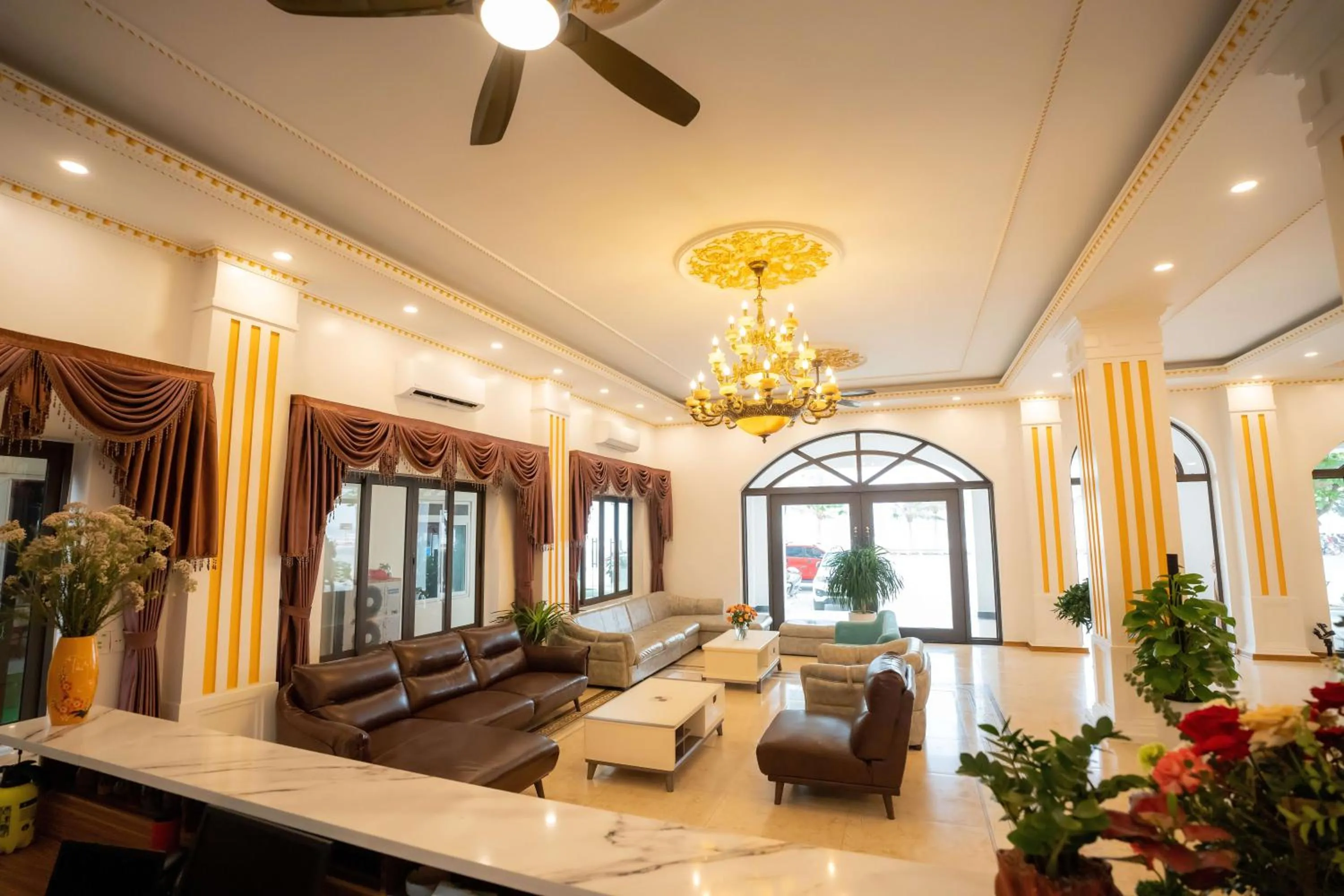 Seating area in Vsana Vu Son Hotel