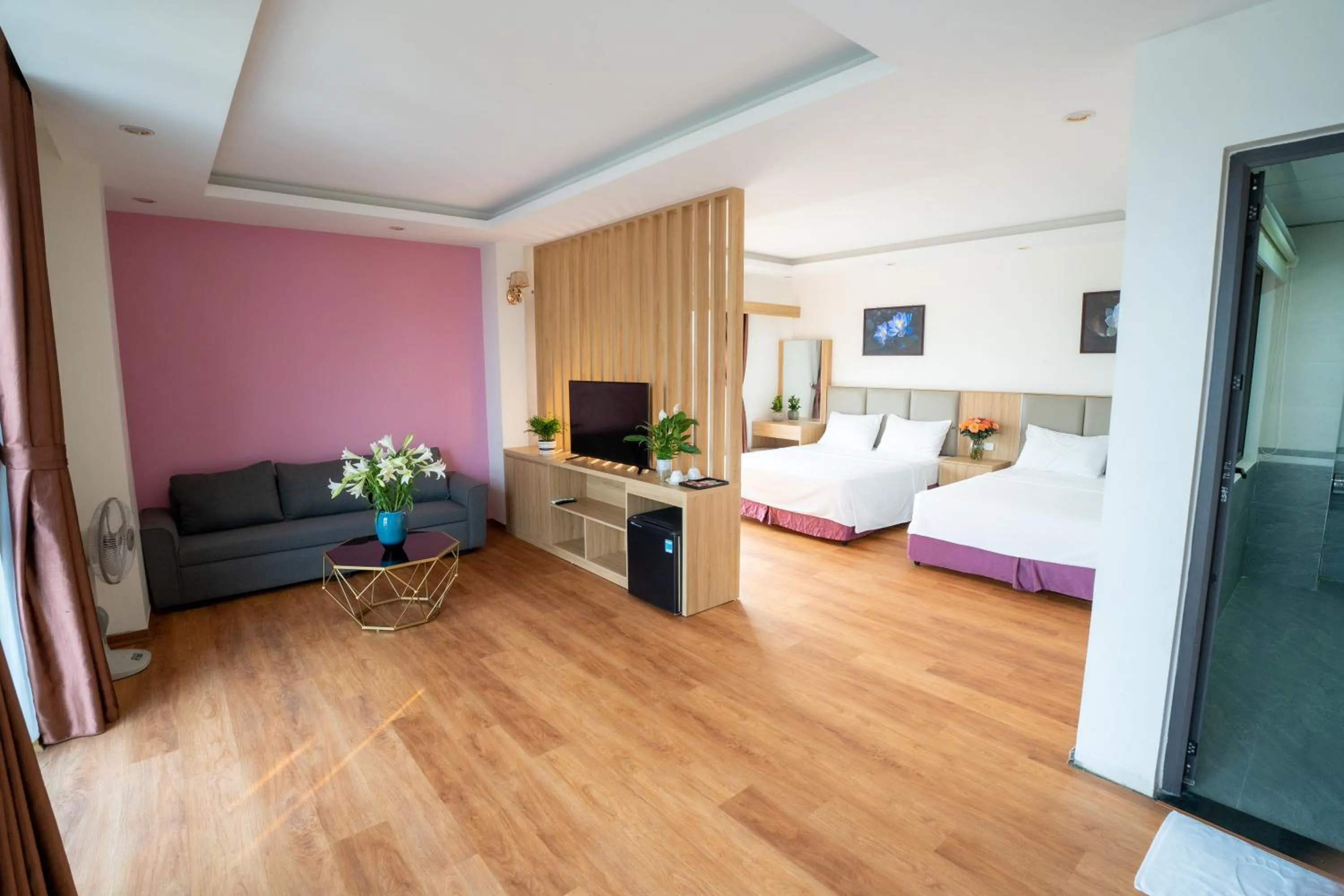 TV and multimedia, Bed in Vsana Vu Son Hotel