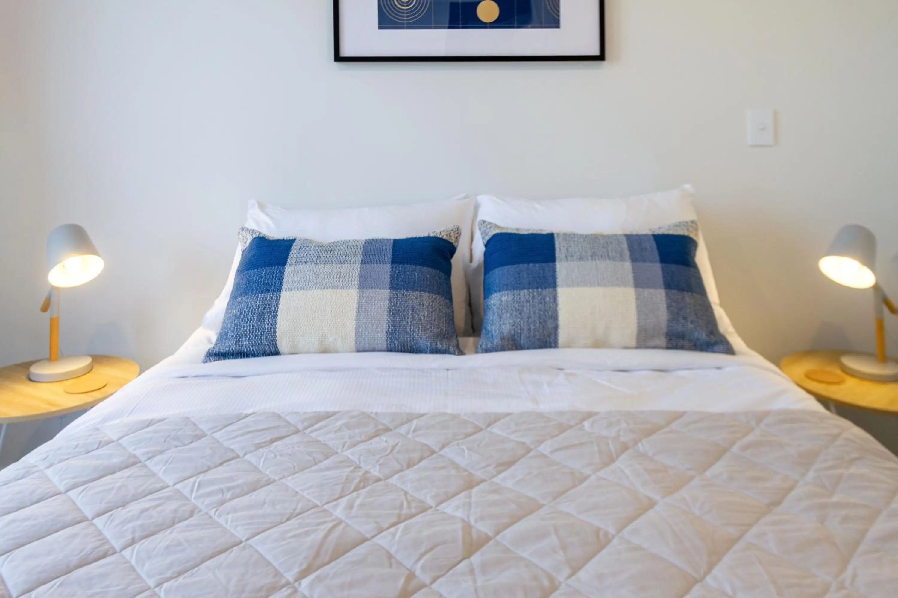 Bed in City Lights Retreat with Carpark 2 Bed 2 Bath