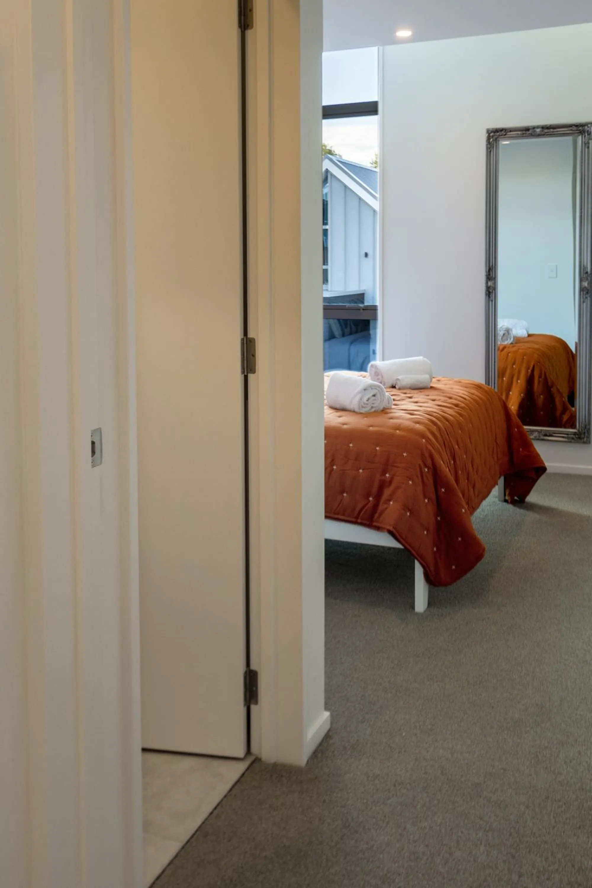 Bathroom, Bed in City Lights Retreat with Carpark 2 Bed 2 Bath
