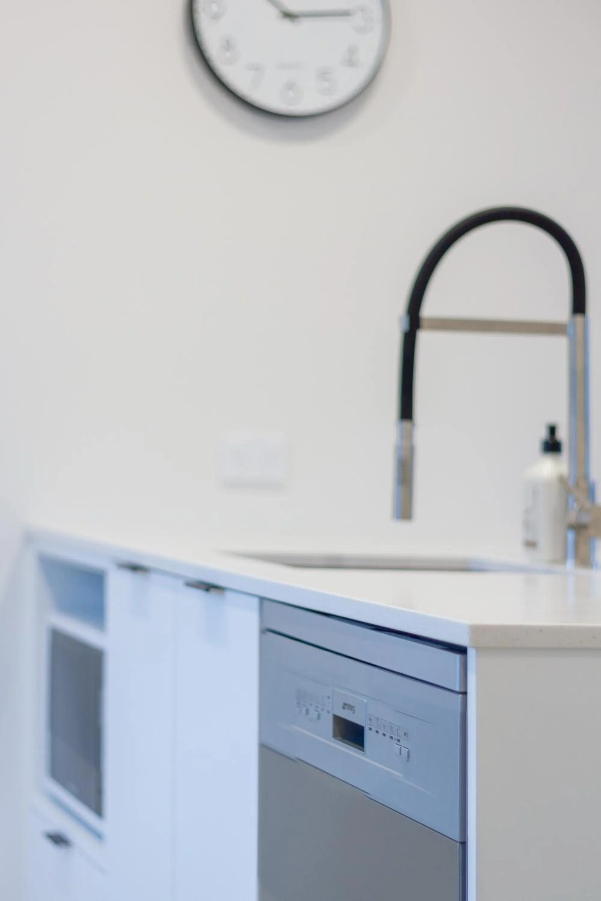 Kitchen or kitchenette in City Lights Retreat with Carpark 2 Bed 2 Bath