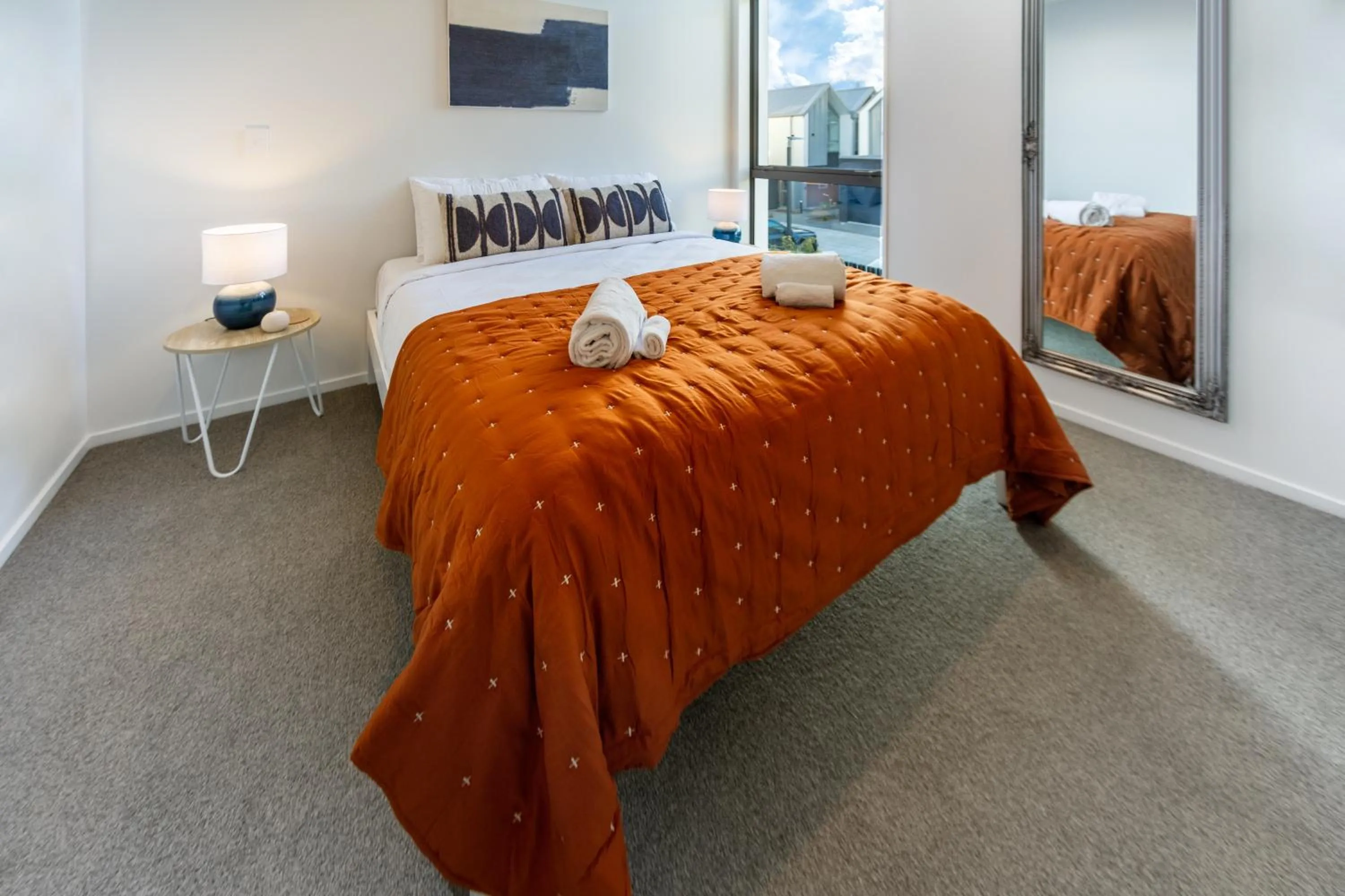 Bed in City Lights Retreat with Carpark 2 Bed 2 Bath