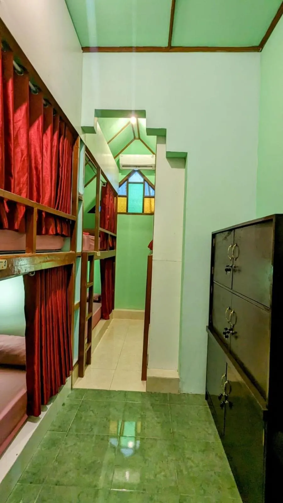 Bed in 6-Bed Female Dormitory Room in Sleepy Raccoon Hostel