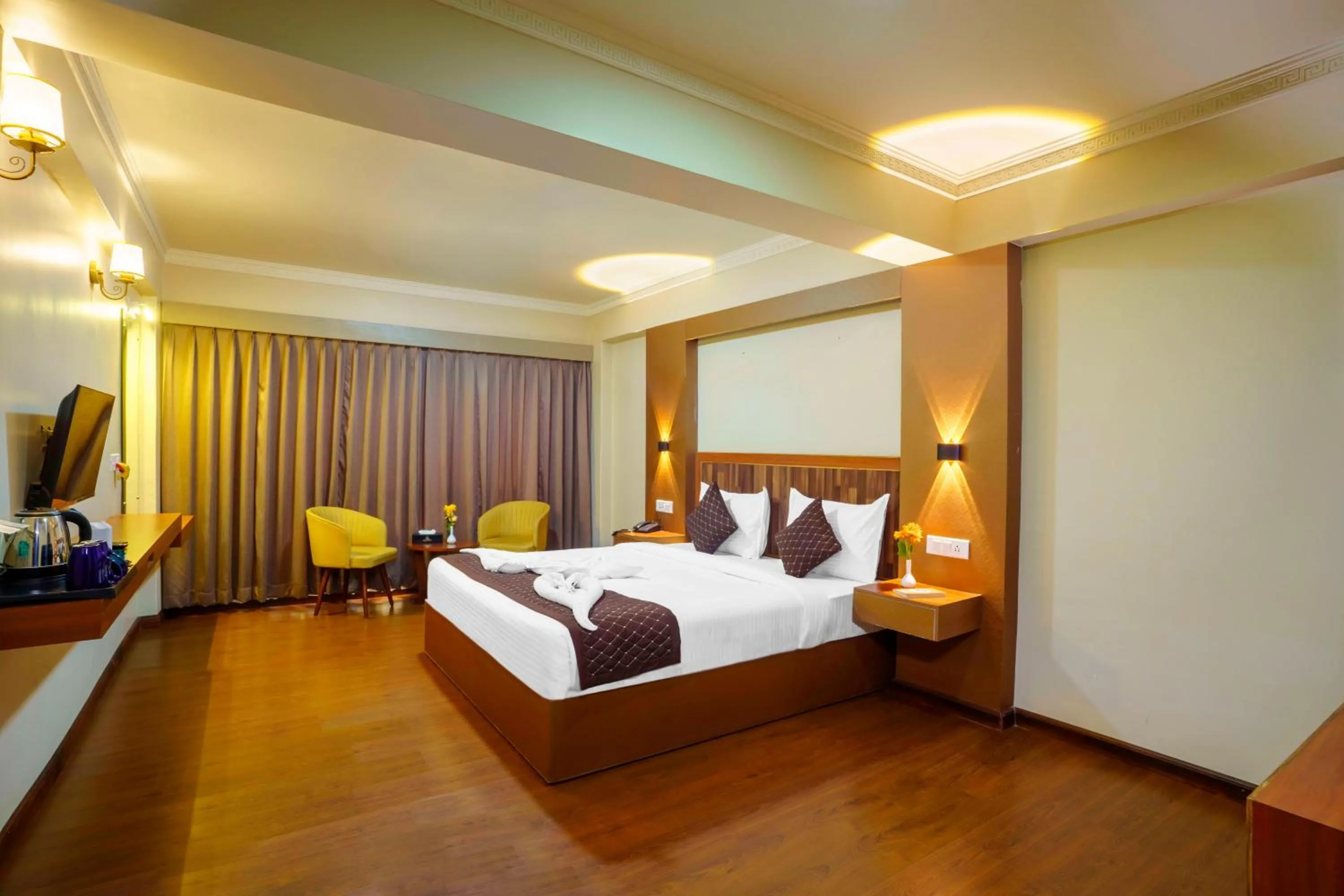 Photo of the whole room in Q SAINA Mapham