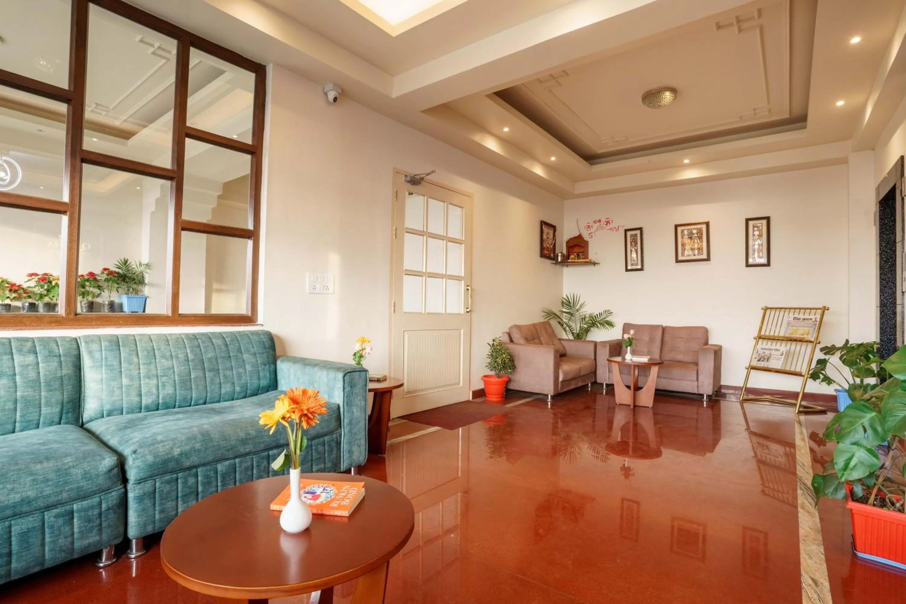 Seating area in Q SAINA Mapham