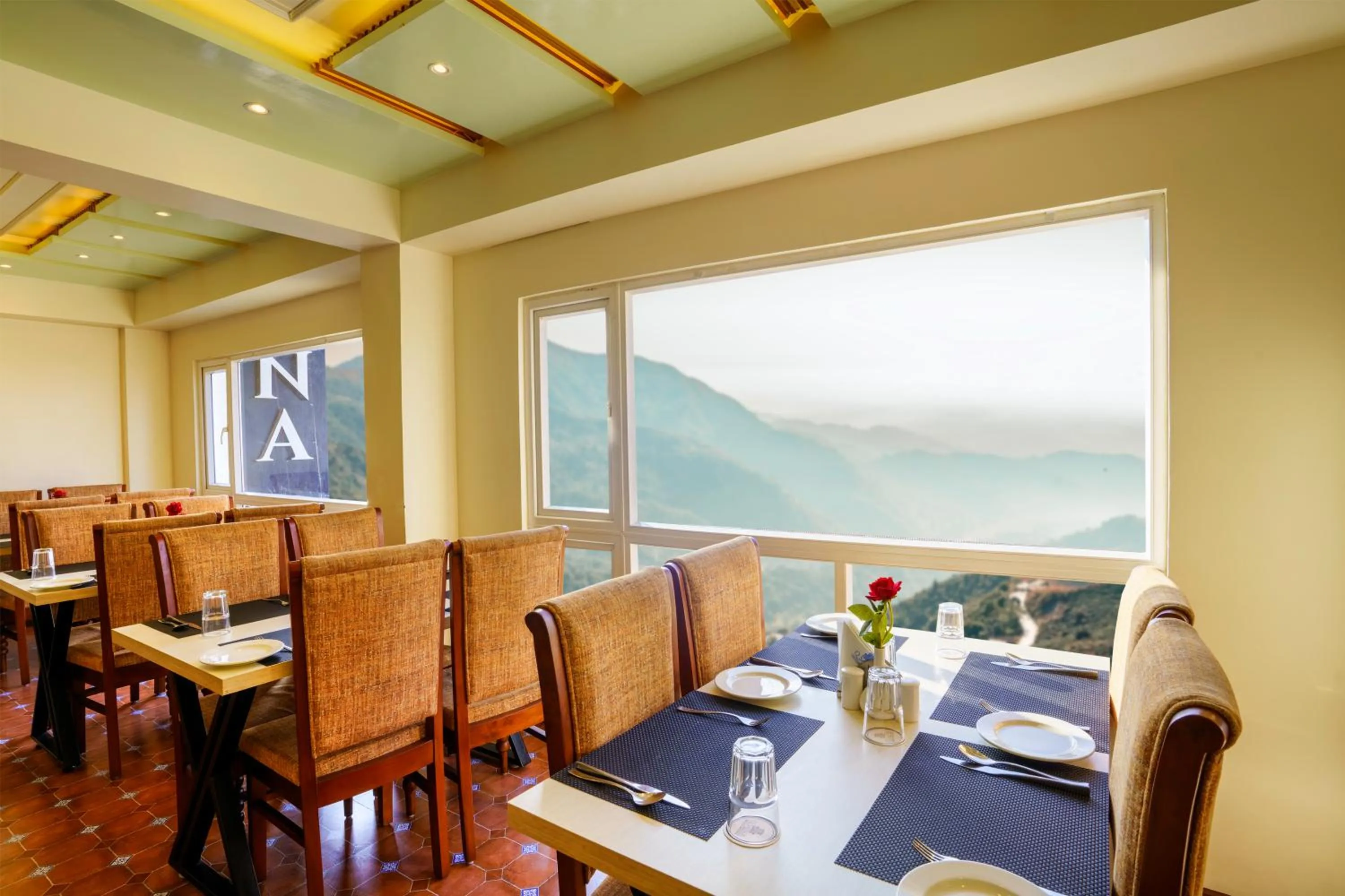 Restaurant/places to eat in Q SAINA Mapham