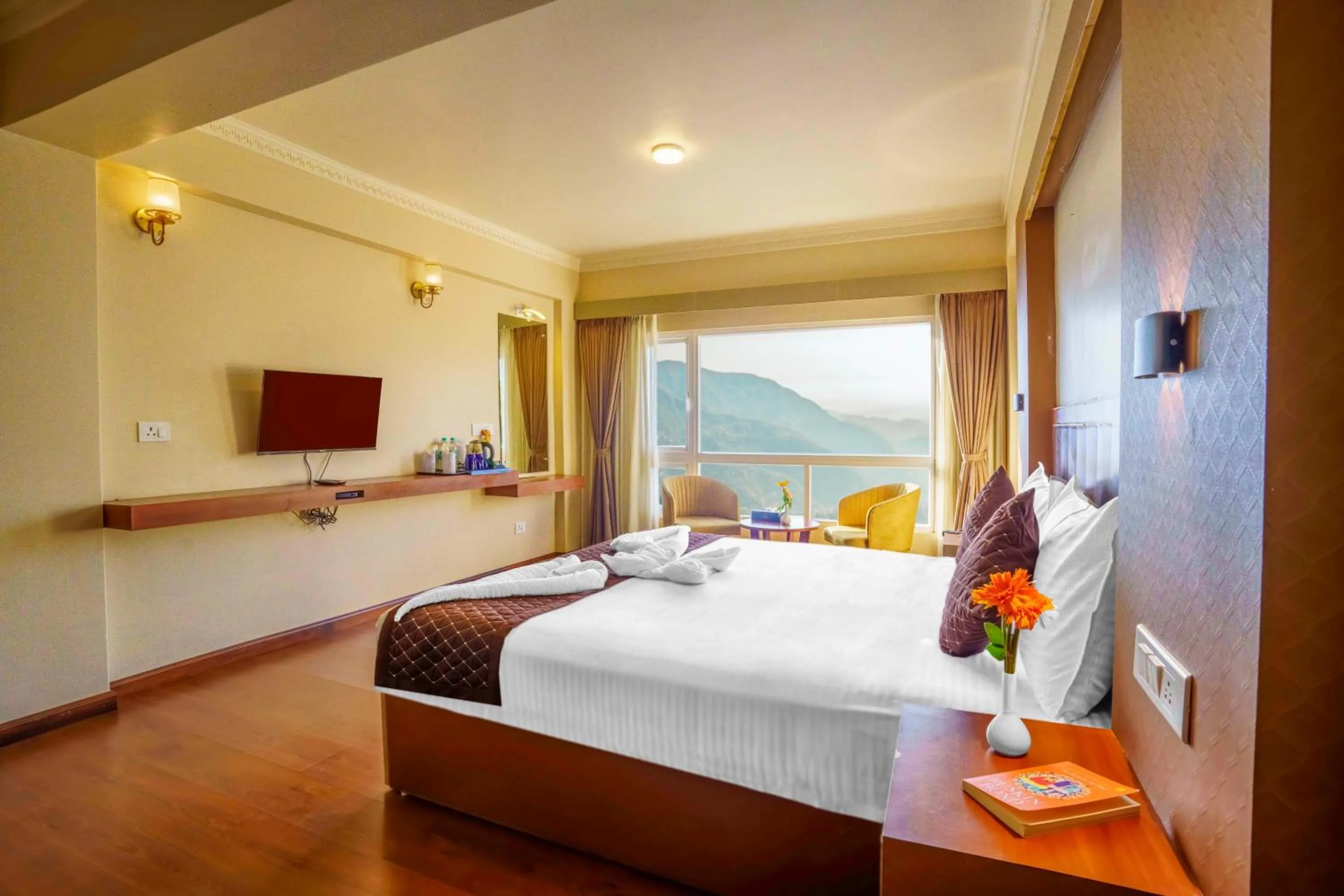 Photo of the whole room in Q SAINA Mapham