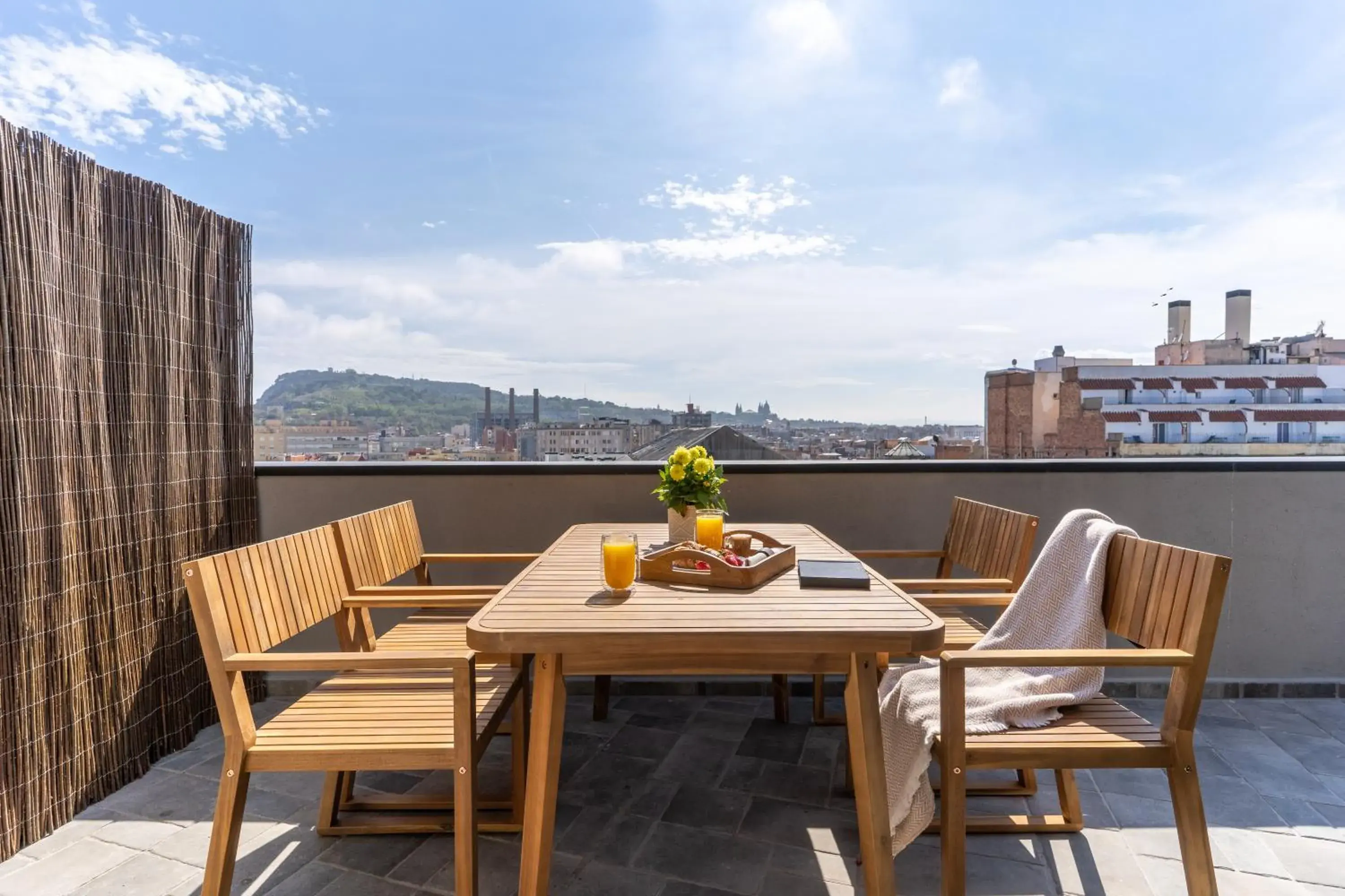 Two-Bedroom Penthouse with Terrace in TSA La Rambla Two-Bedroom Penthouse with Terrace in TSA La Rambla