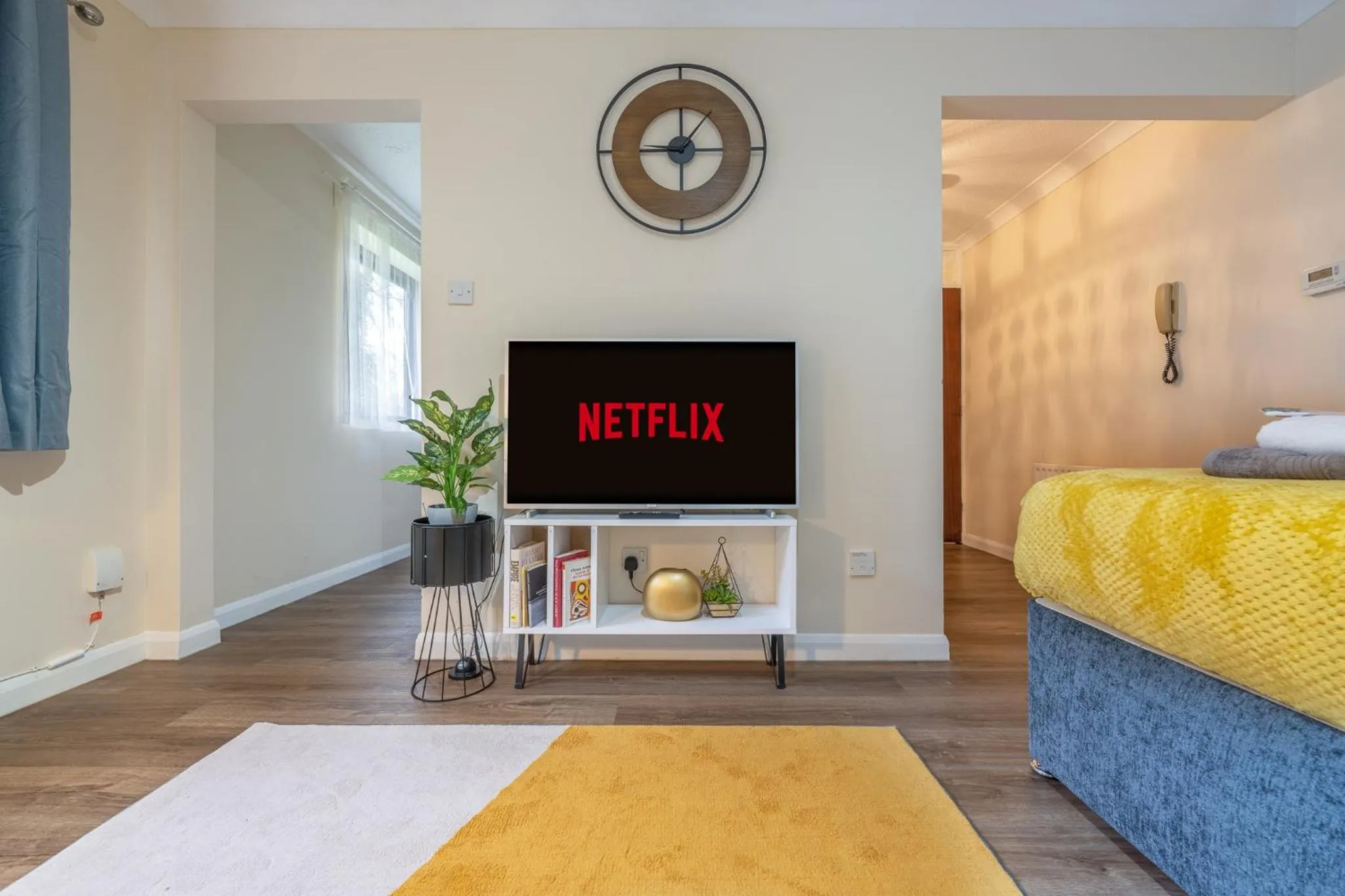 Living room in Grange Studio Apartment - Heathrow