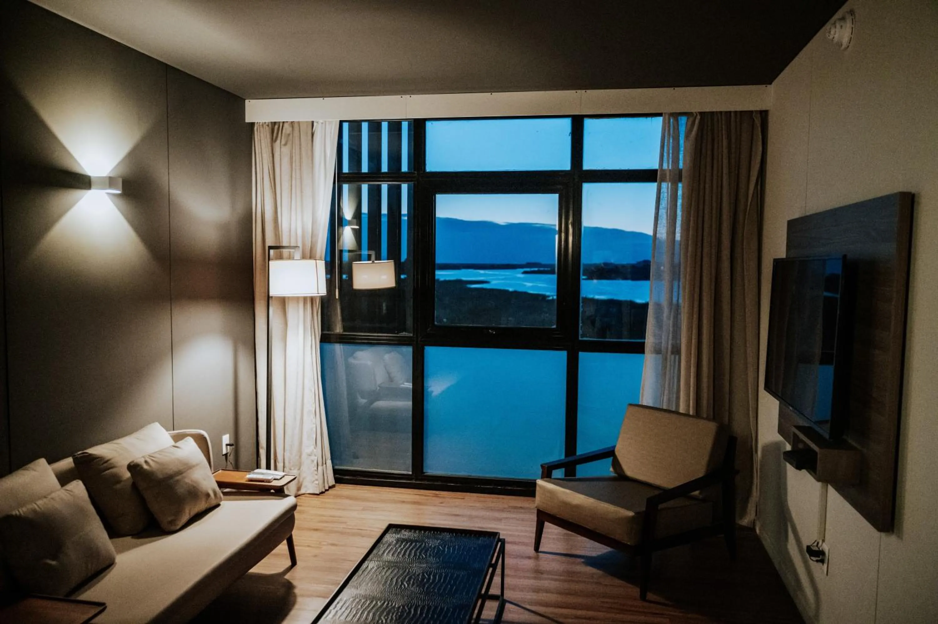 Communal lounge/ TV room in Midland Hotel & Resort All Inclusive