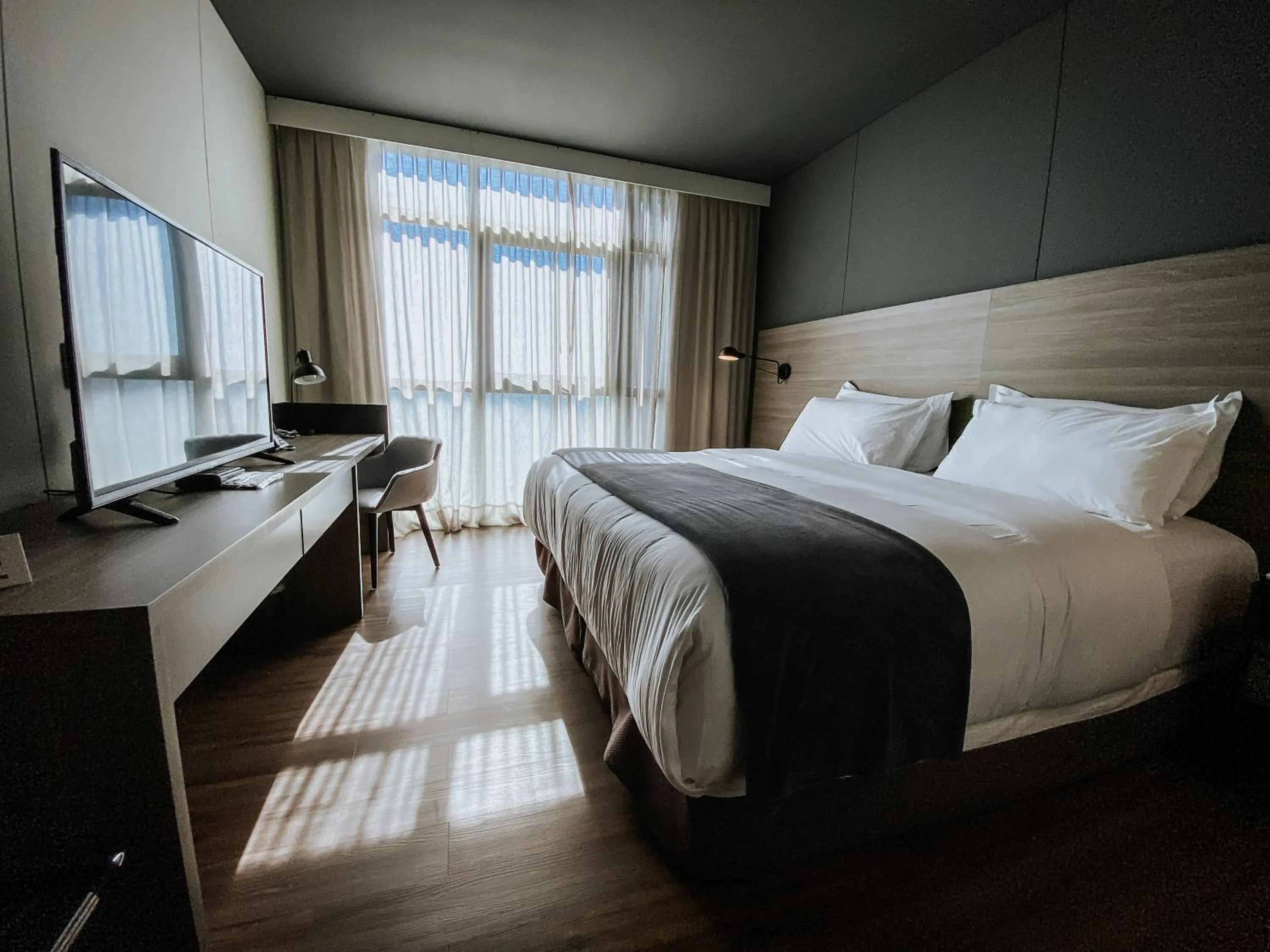 Bed in Midland Hotel & Resort All Inclusive