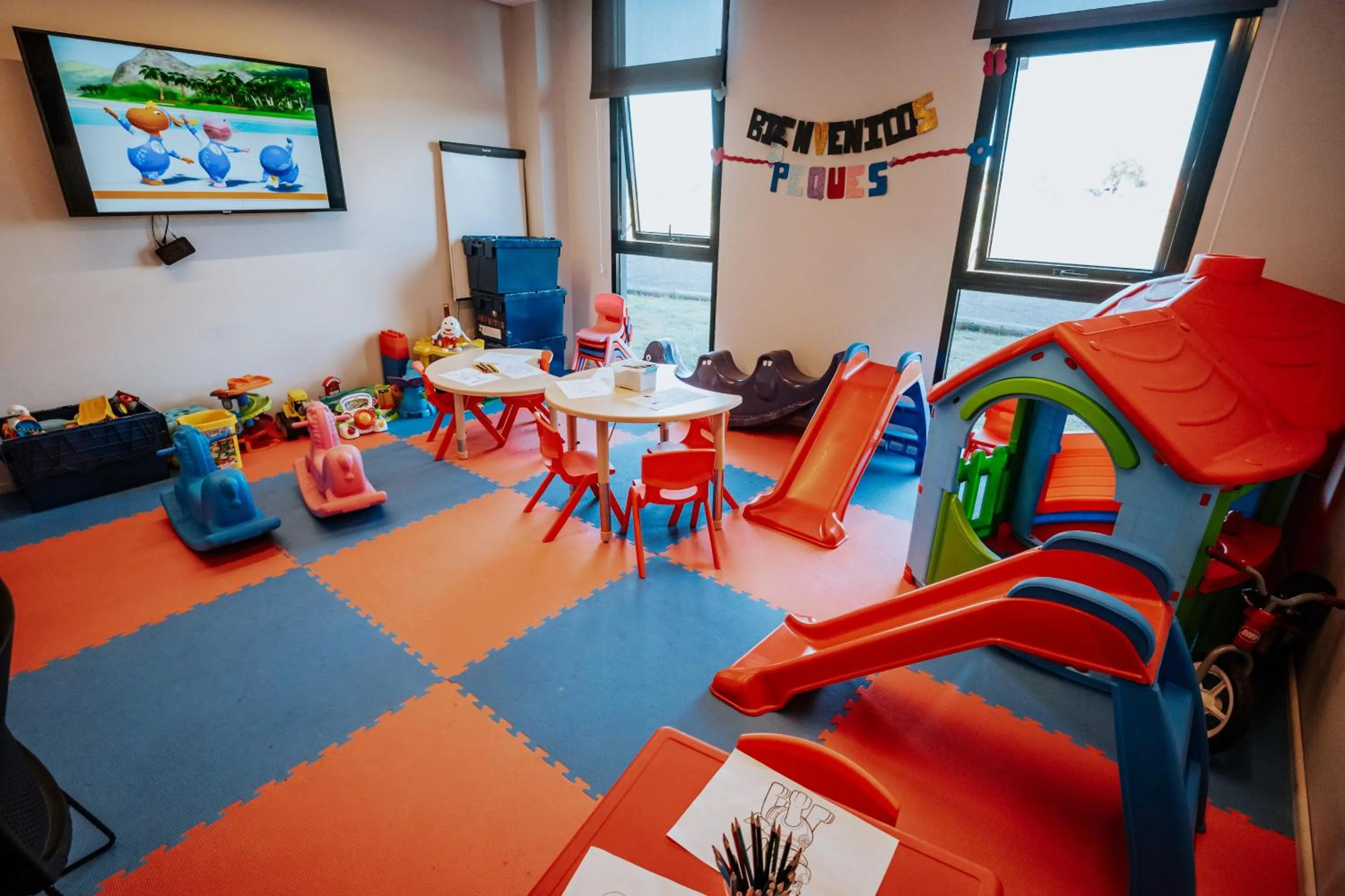 Communal lounge/ TV room in Midland Hotel & Resort All Inclusive