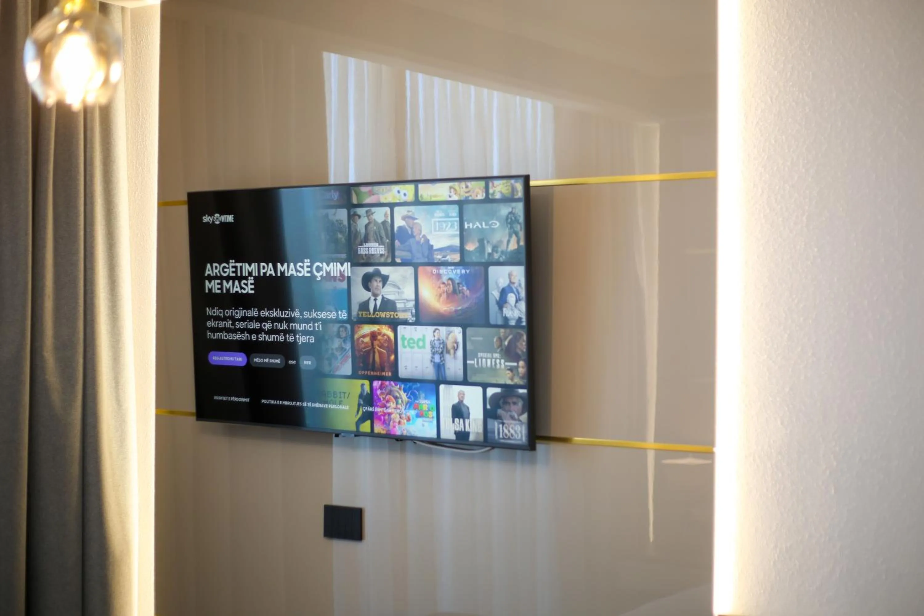 Communal lounge/ TV room in Belvedere Hotel & SPA