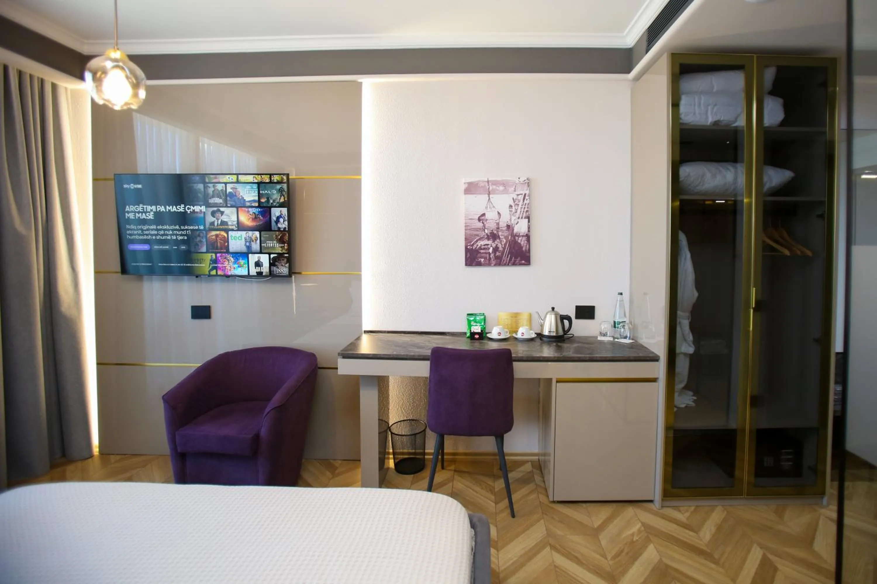 Bed in Belvedere Hotel & SPA