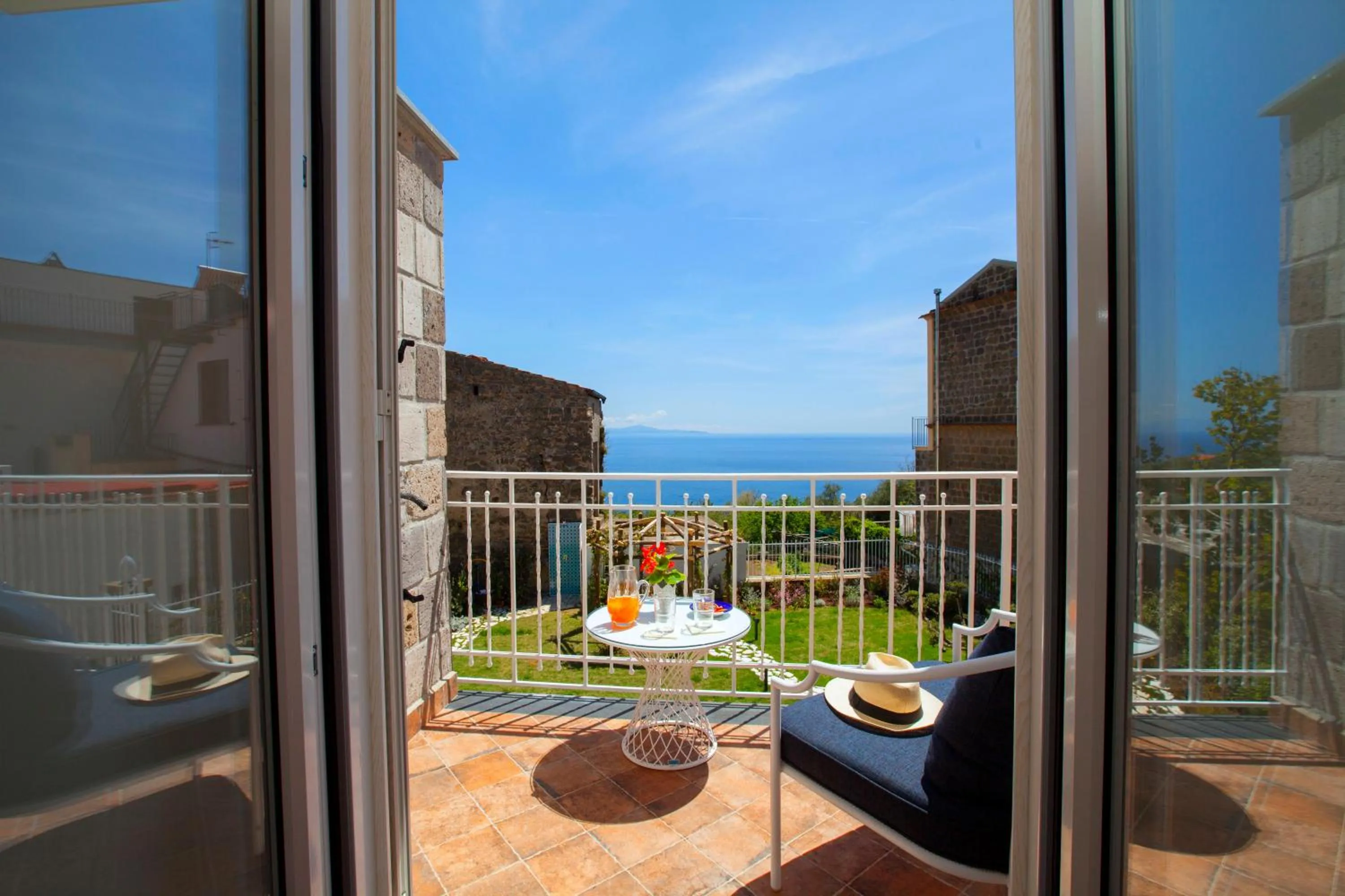 Patio in YourHome - Relais Loggia Li Galli