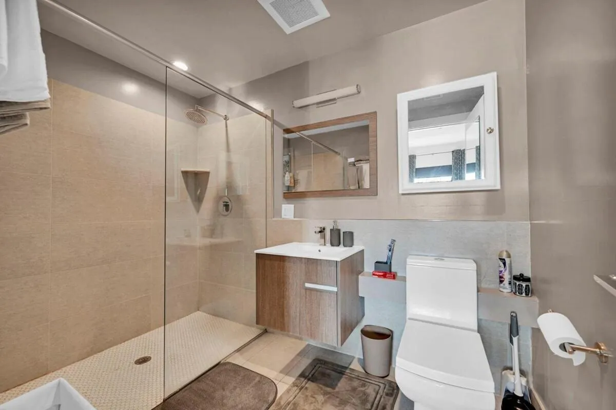 Bathroom in Beacon Hotel