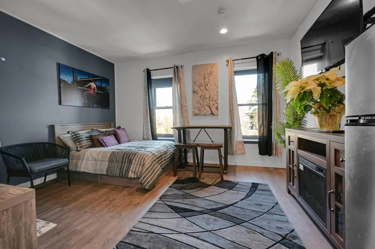 Bedroom, Bed in Beacon Hotel