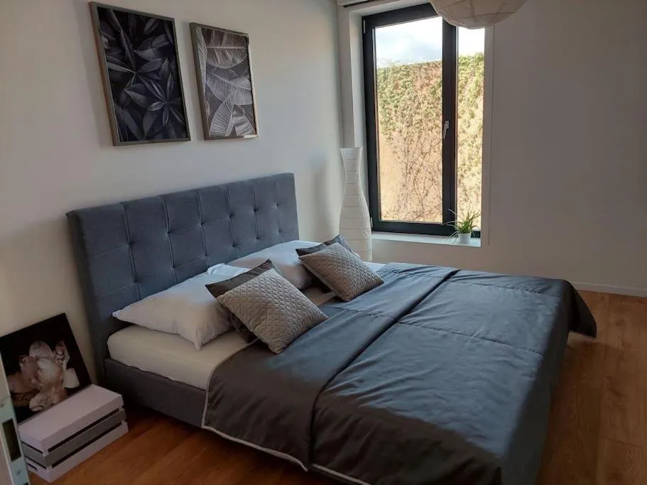 Bed in Apartmán Kmeťova so súkromným parkovaním zdarma, 5 min pešo do centra