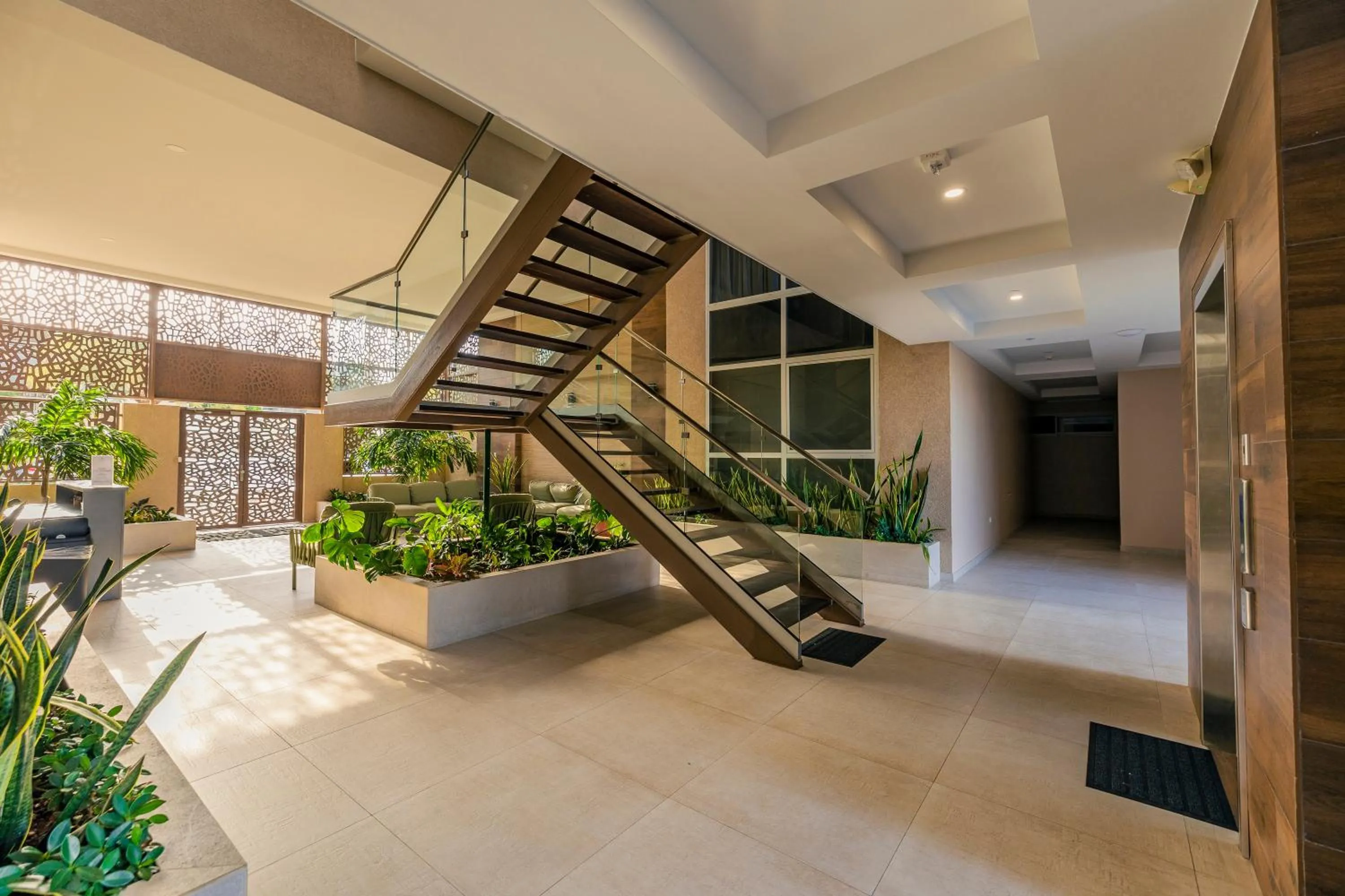 Property building in Bocobay Aracari Condos