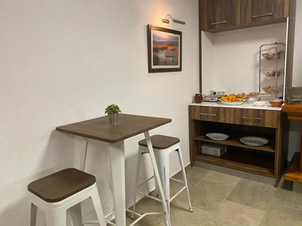 Restaurant/places to eat in Hotel Las Tablas Restaurant/places to eat in Hotel Las Tablas