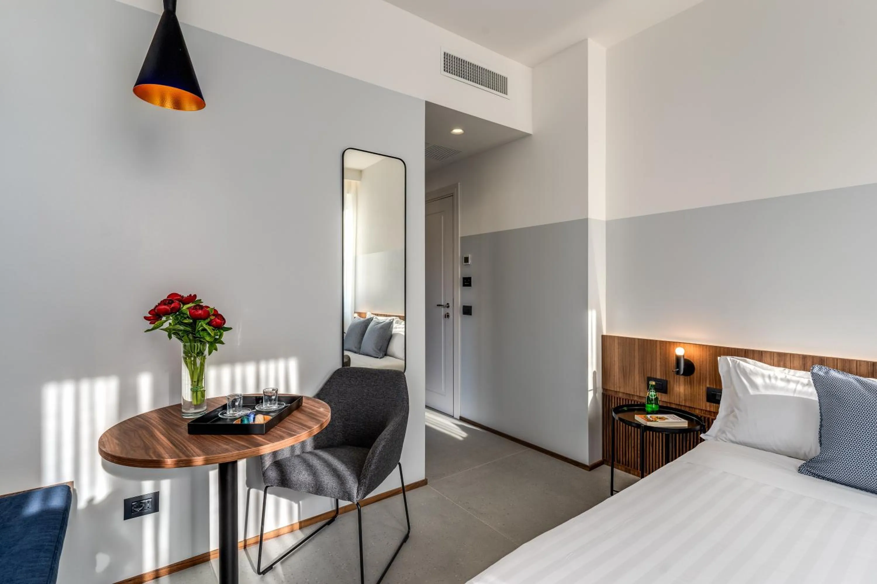 Bedroom, Bed in Sospeso Boutique Hotel