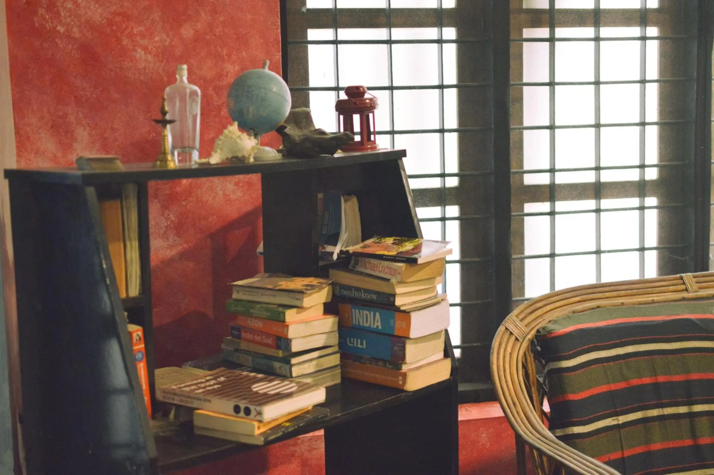 Library in Santa Maria Hostel, Fort Kochi