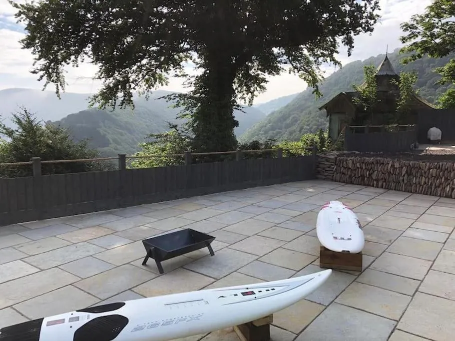 Spacious 4-Bed House in Lynton