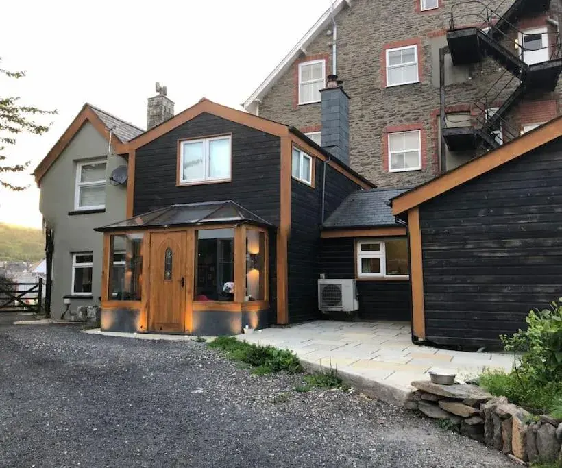 Spacious 4-Bed House in Lynton Spacious 4-Bed House in Lynton