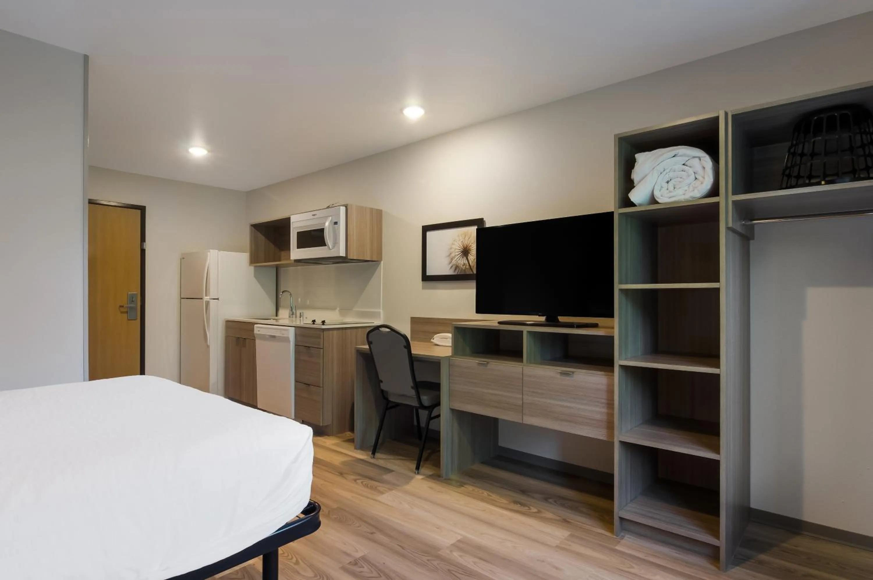 Photo of the whole room in WoodSpring Suites Olympia - Lacey