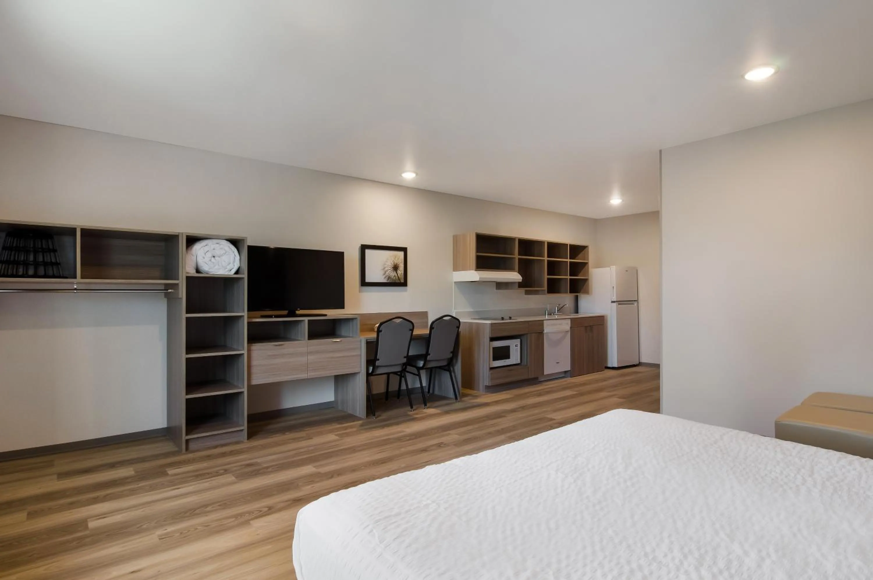 Photo of the whole room, Bed in WoodSpring Suites Olympia - Lacey