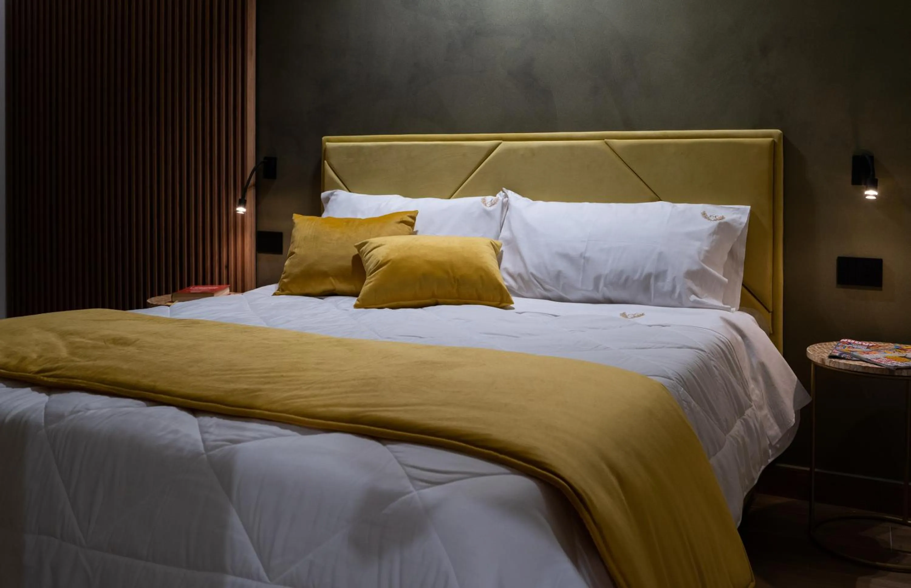 Bed in Sofi' Center Rooms