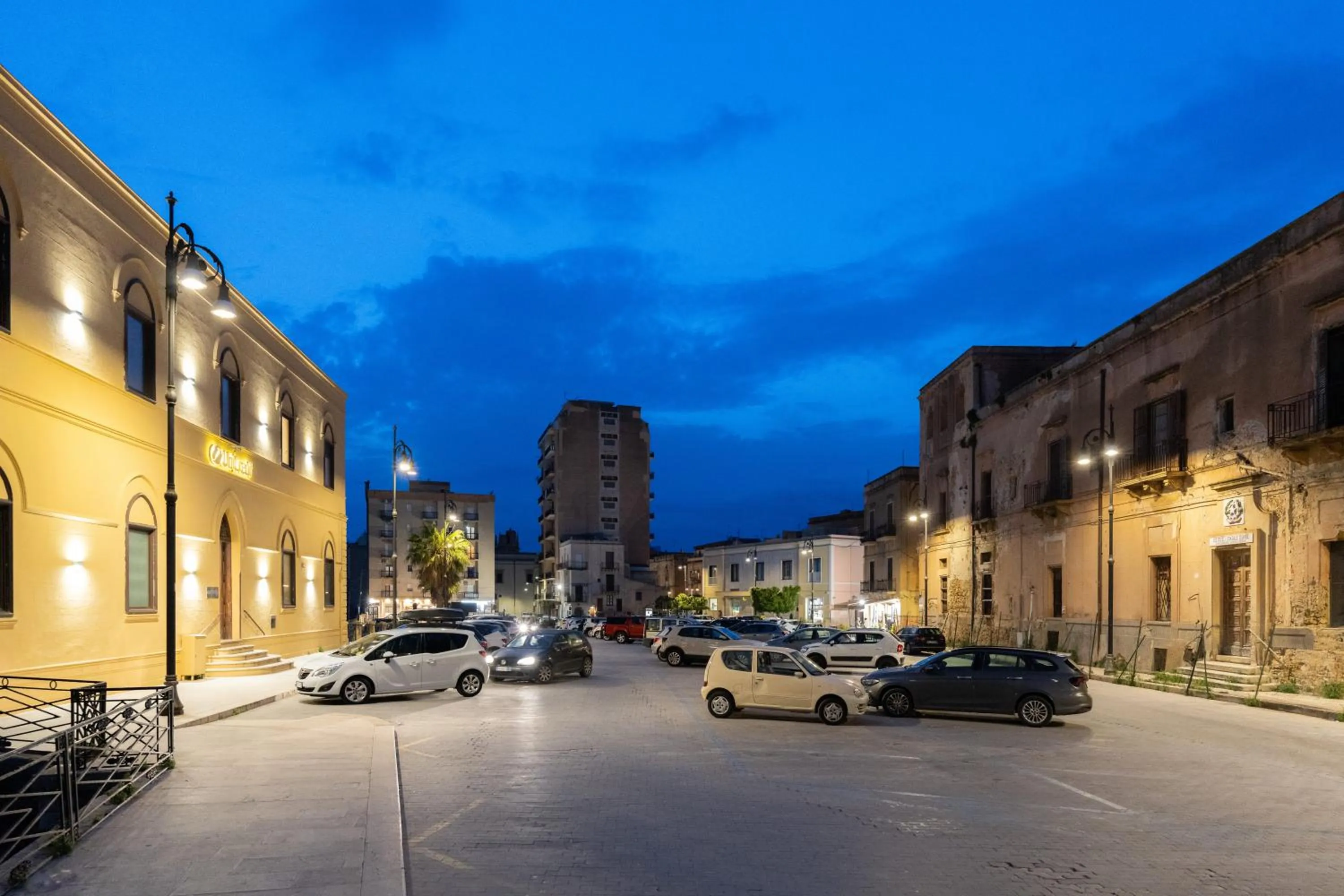 Parking in Sofi' Center Rooms