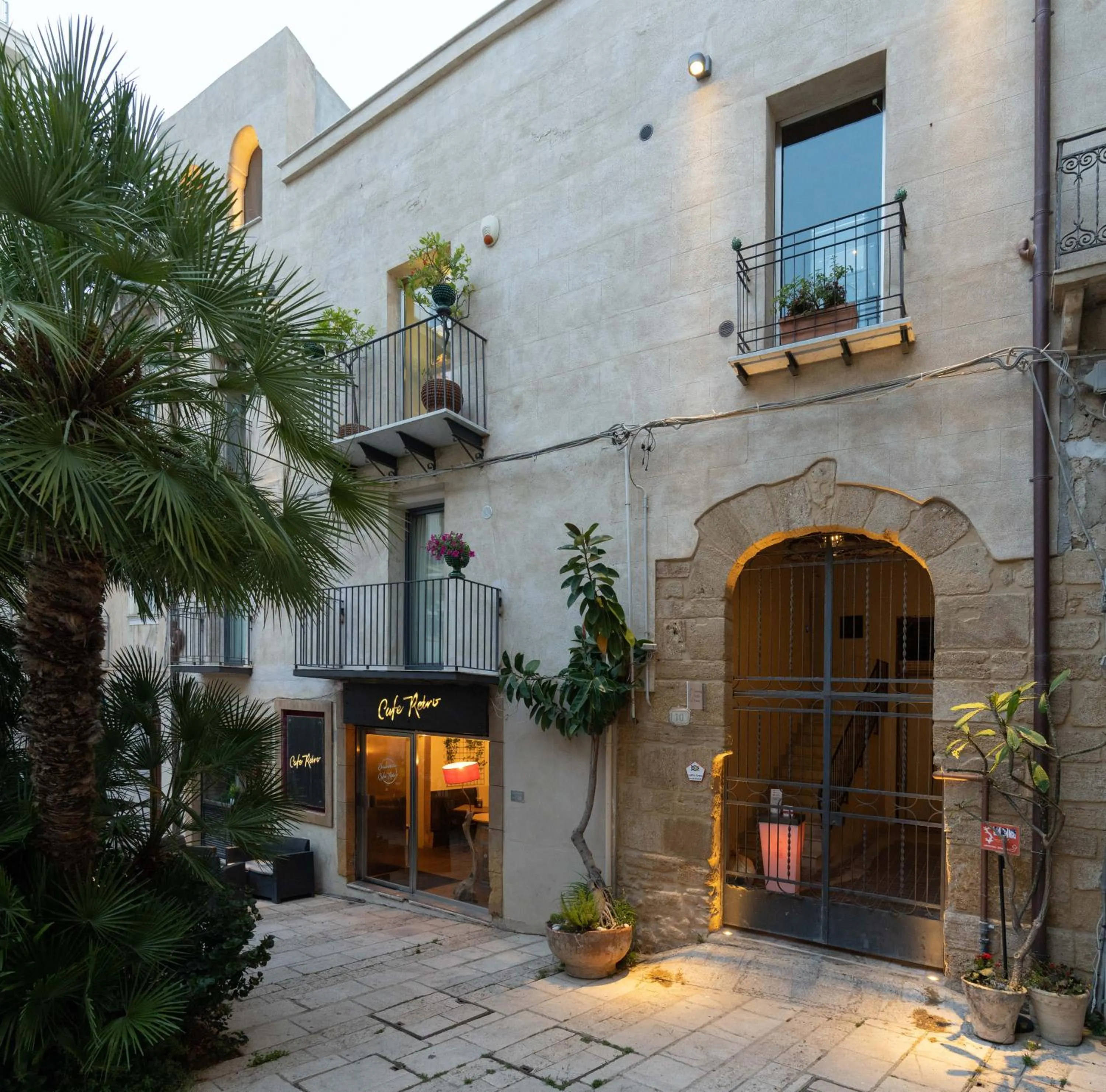 Property building in Sofi' Center Rooms