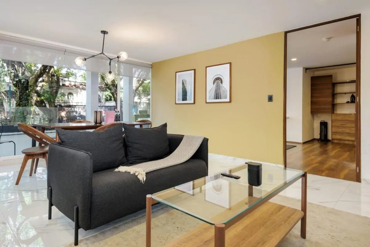 Living room in Allan Poe 343 by Wynwood House