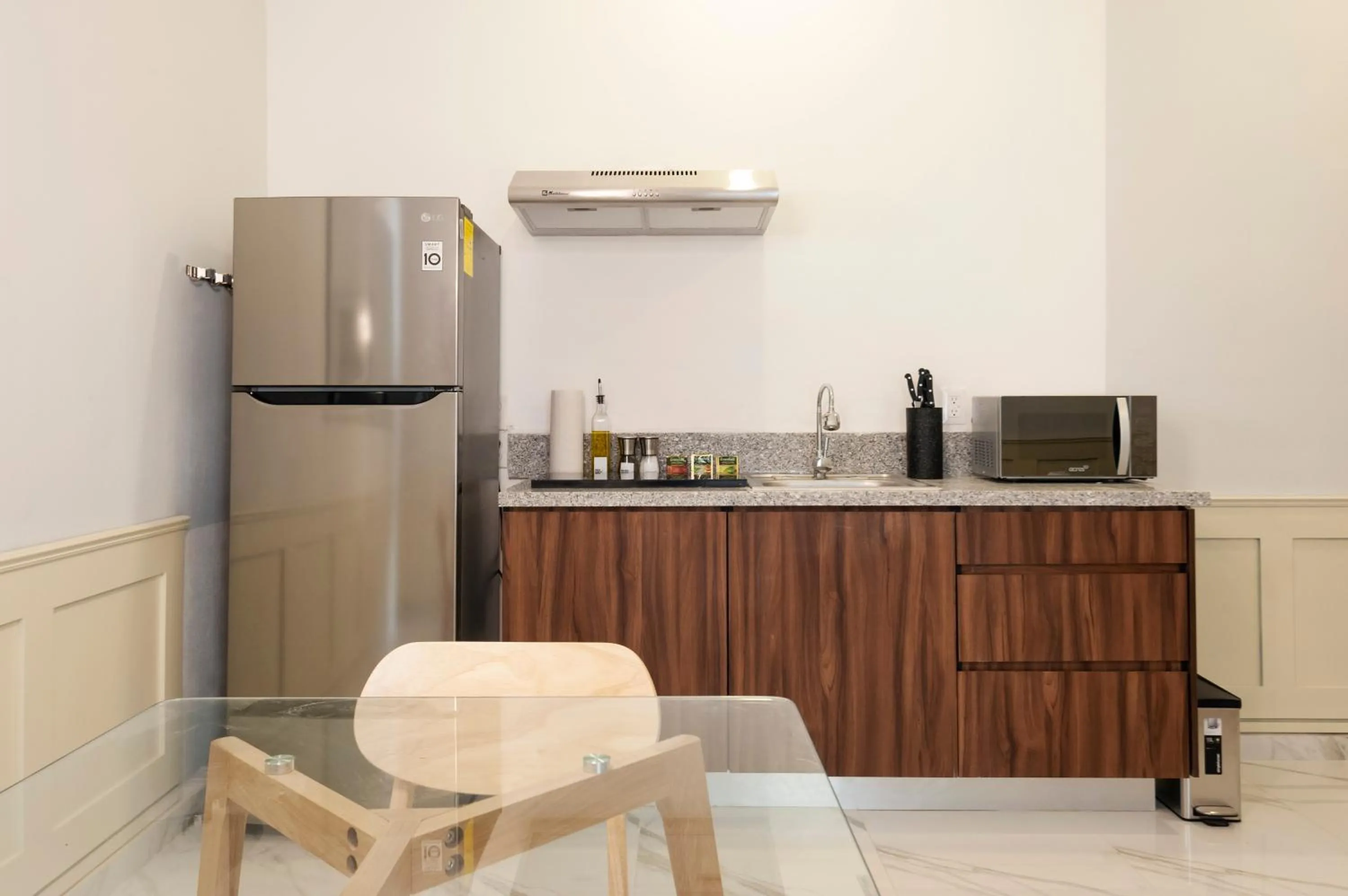 Kitchen or kitchenette in Allan Poe 343 by Wynwood House