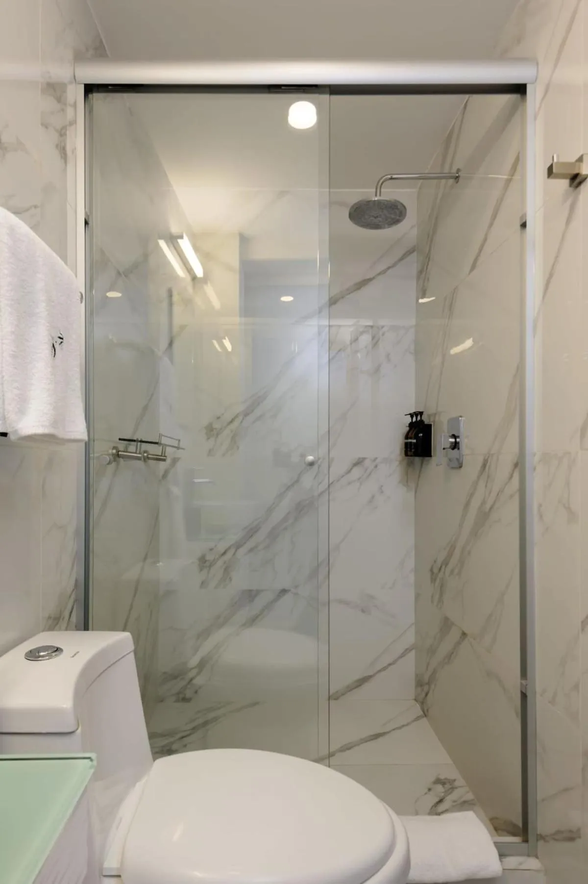 Bathroom in Allan Poe 343 by Wynwood House