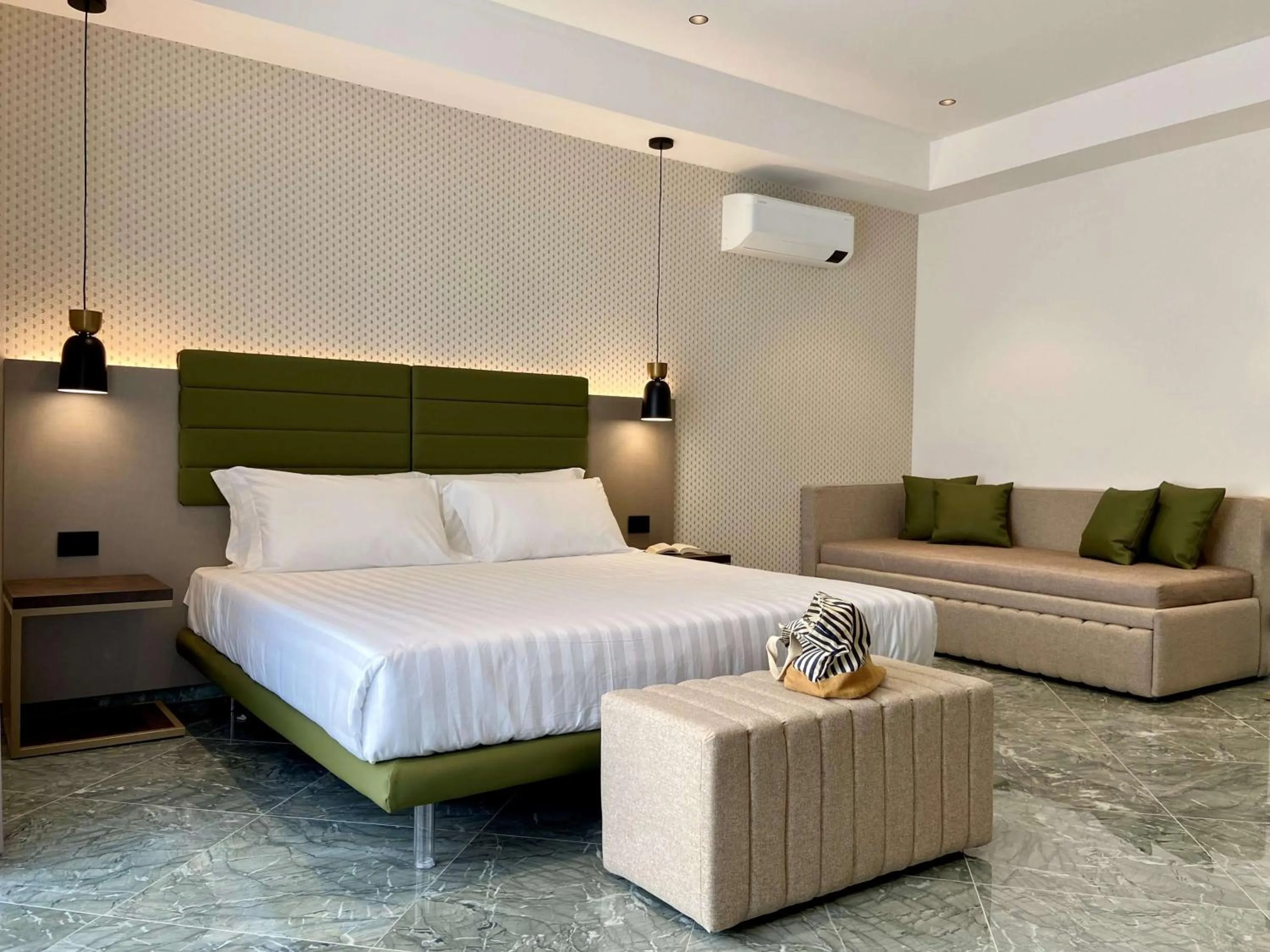 Bed in Salemare Rooms & Suites