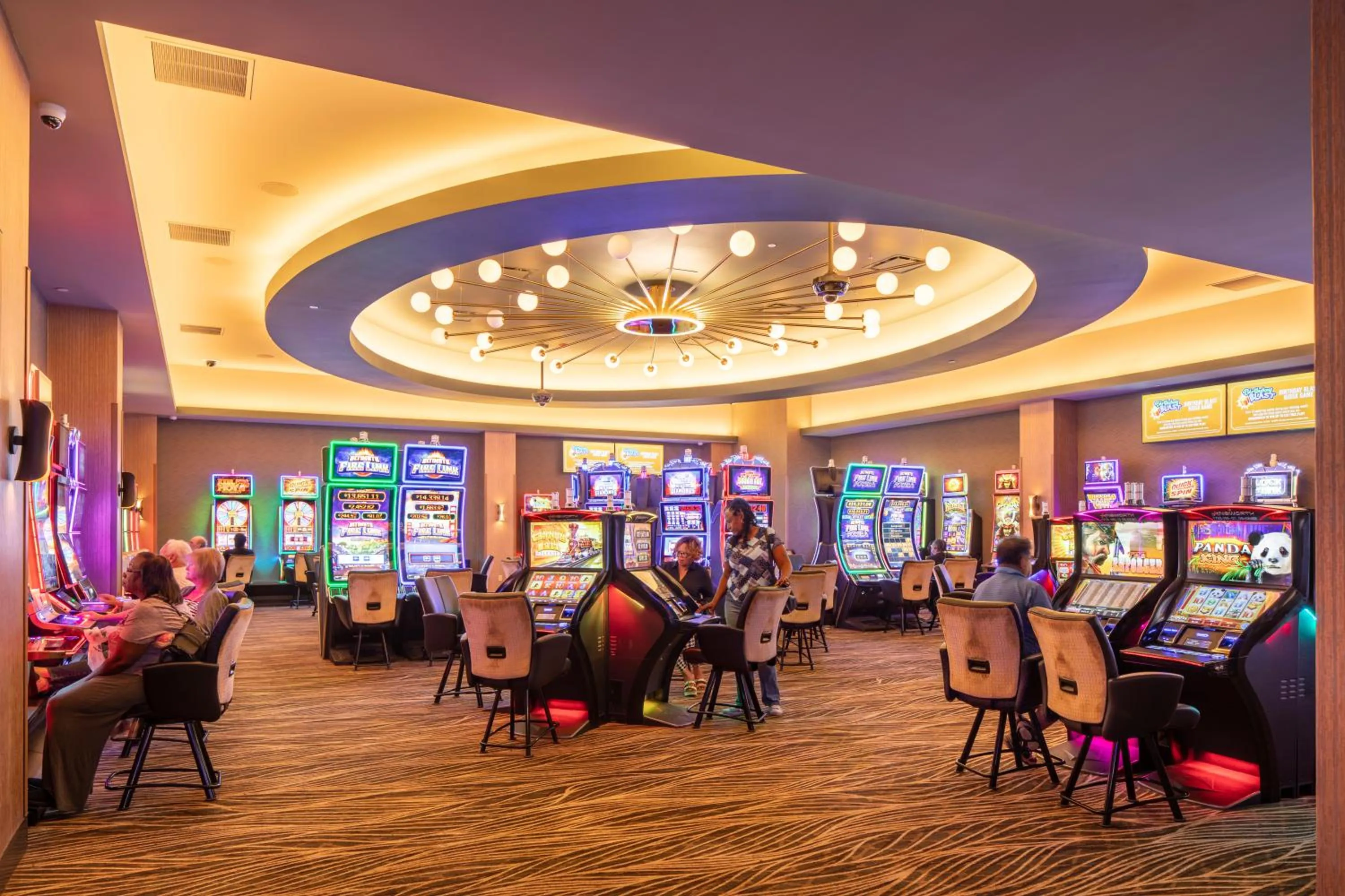 Entertainment in Derby City Gaming & Hotel - A Churchill Downs Property