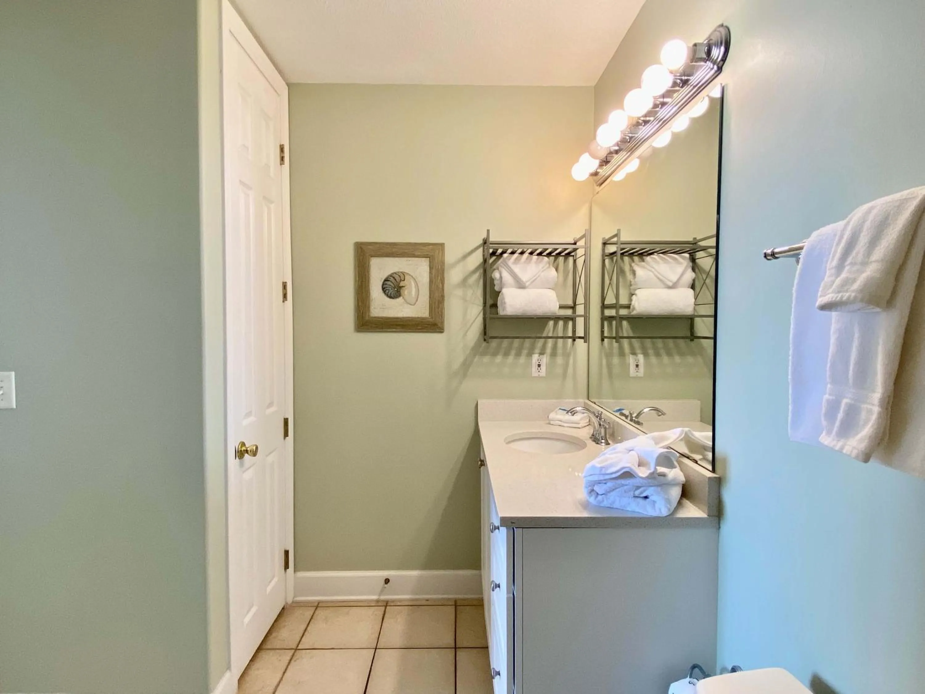 Island Royale P403 by ALBVR - Beautiful Beachfront Penthouse Level Condo!