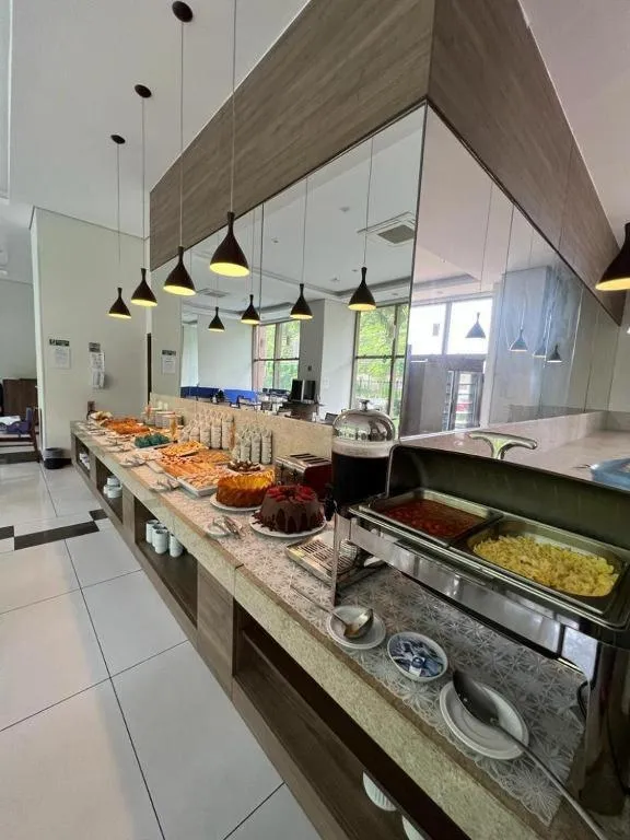 Restaurant/places to eat in Hotel Via Premiere - Rio Centro