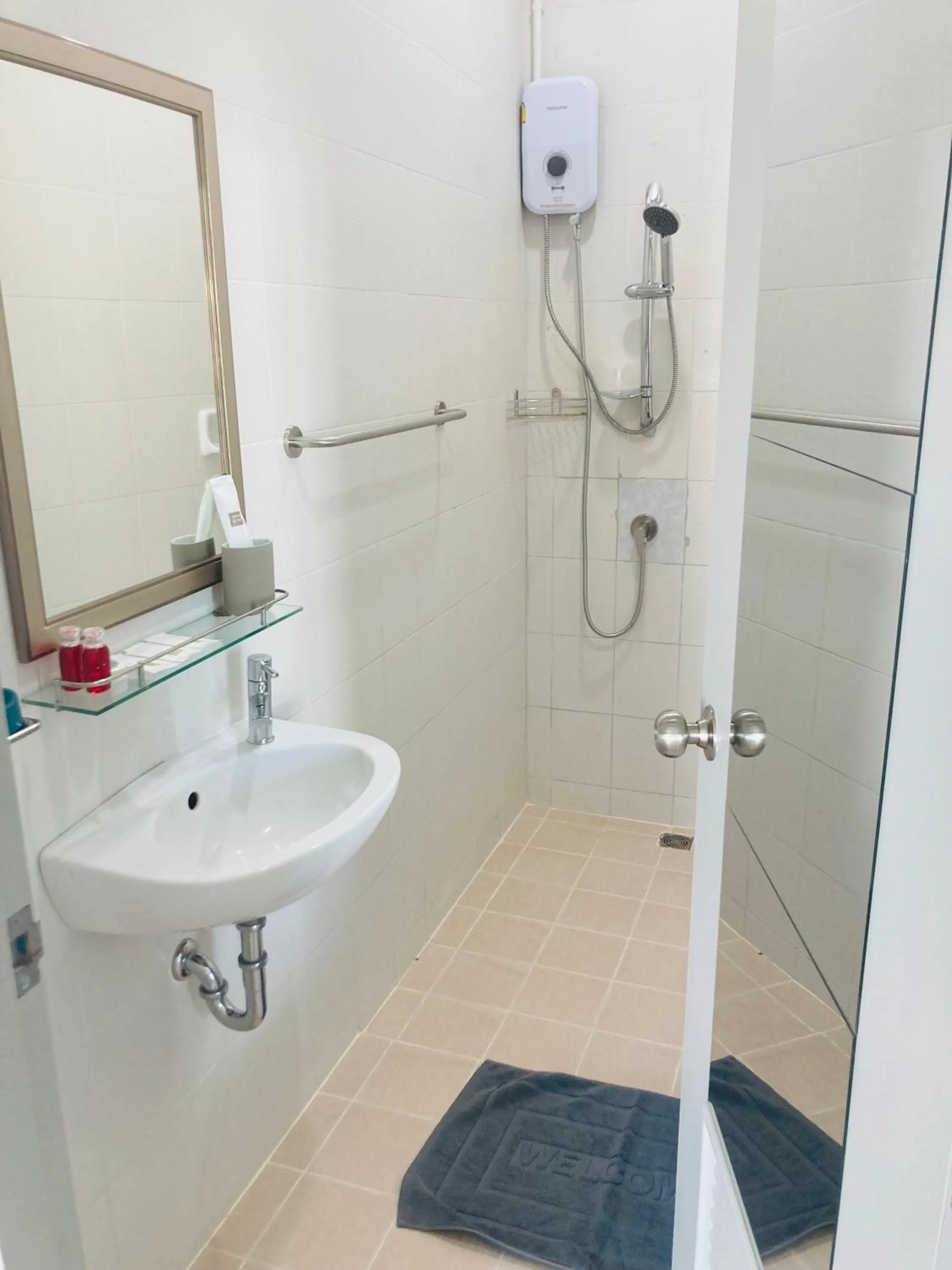 Shower in Guest house Helene