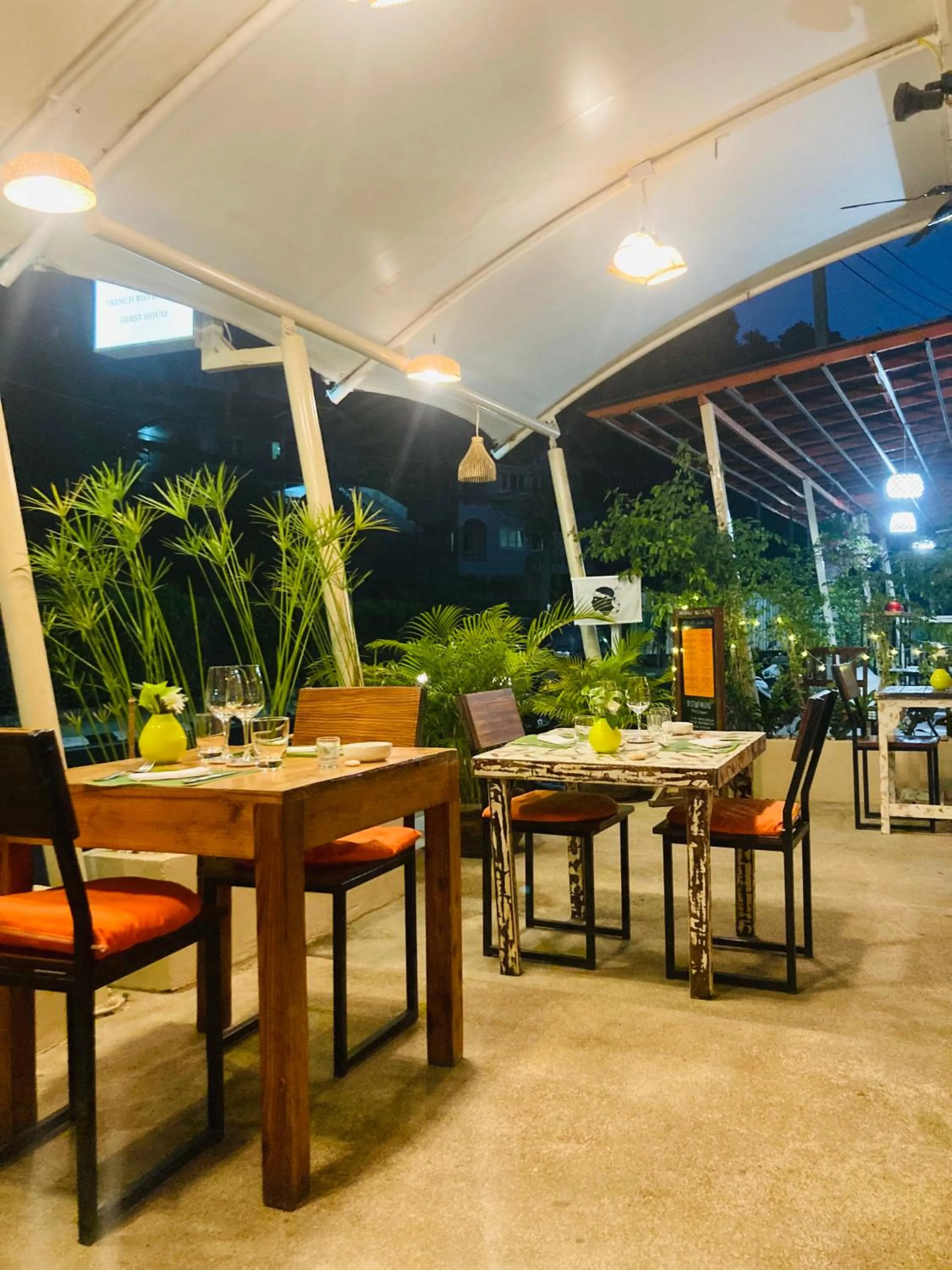 Restaurant/places to eat in Guest house Helene