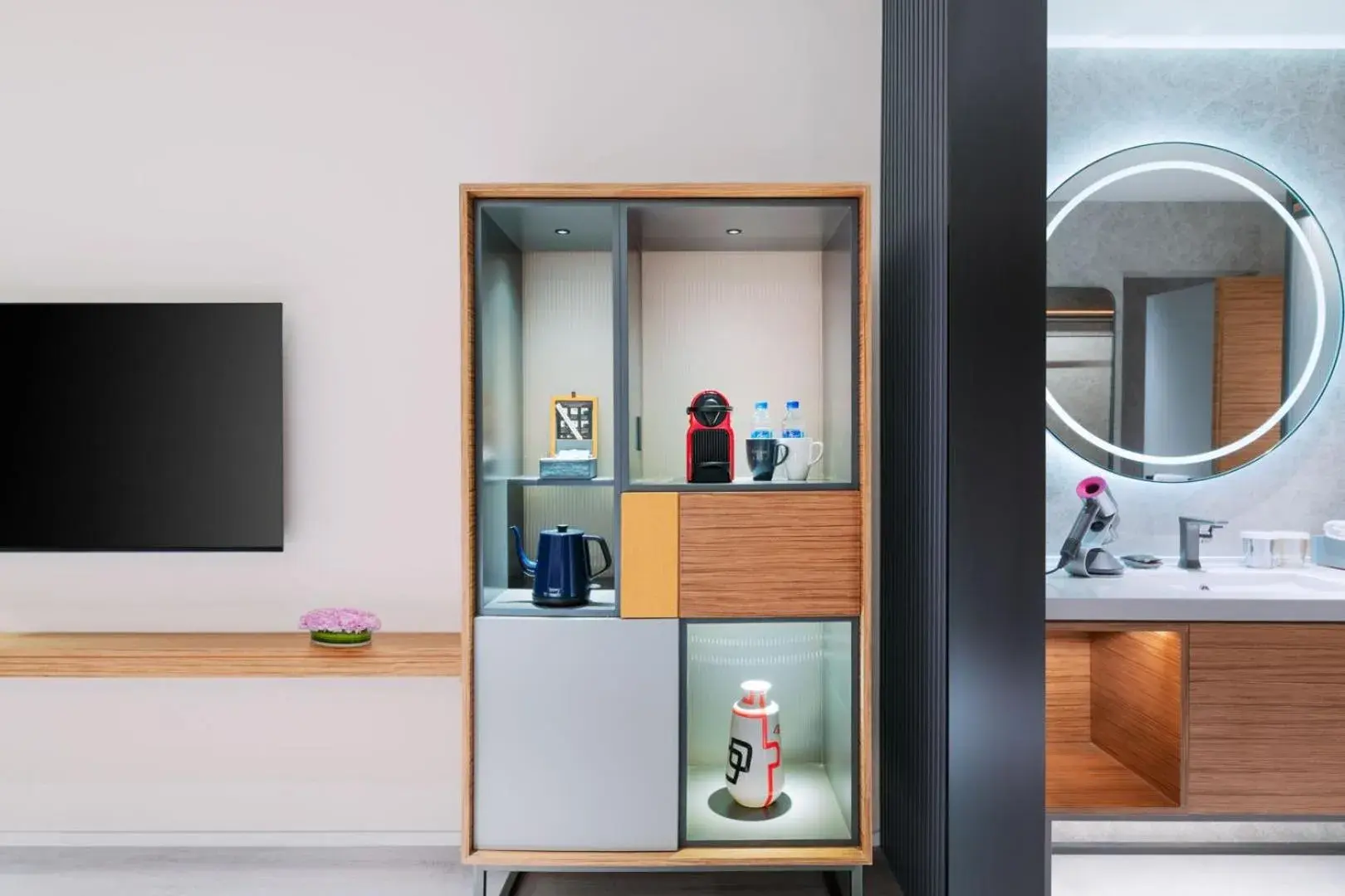 Executive Twin Room in UrCove by HYATT Shanghai Jing'An Executive Twin Room in UrCove by HYATT Shanghai Jing'An