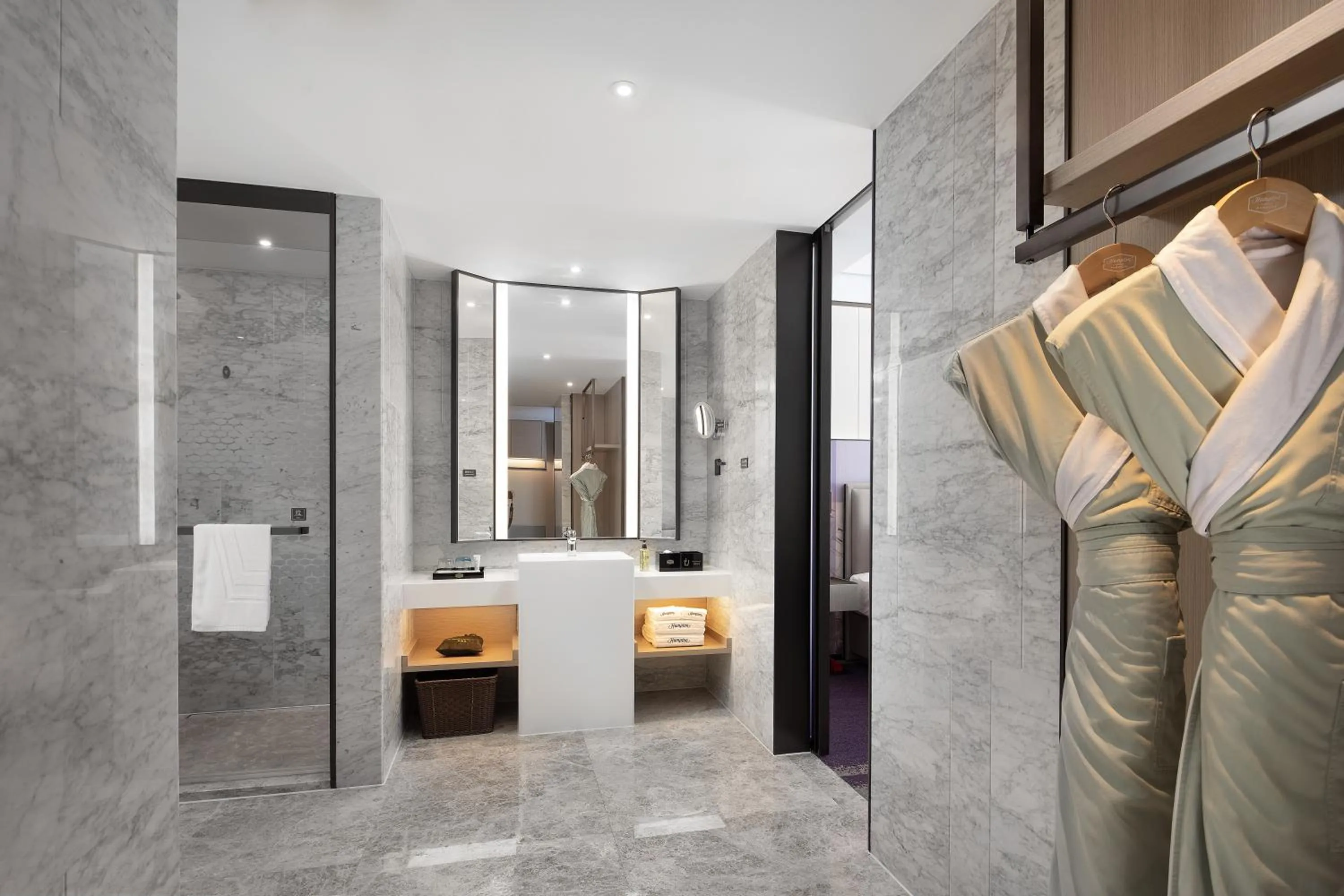 Bath in Hampton by Hilton Shenzhen North Station