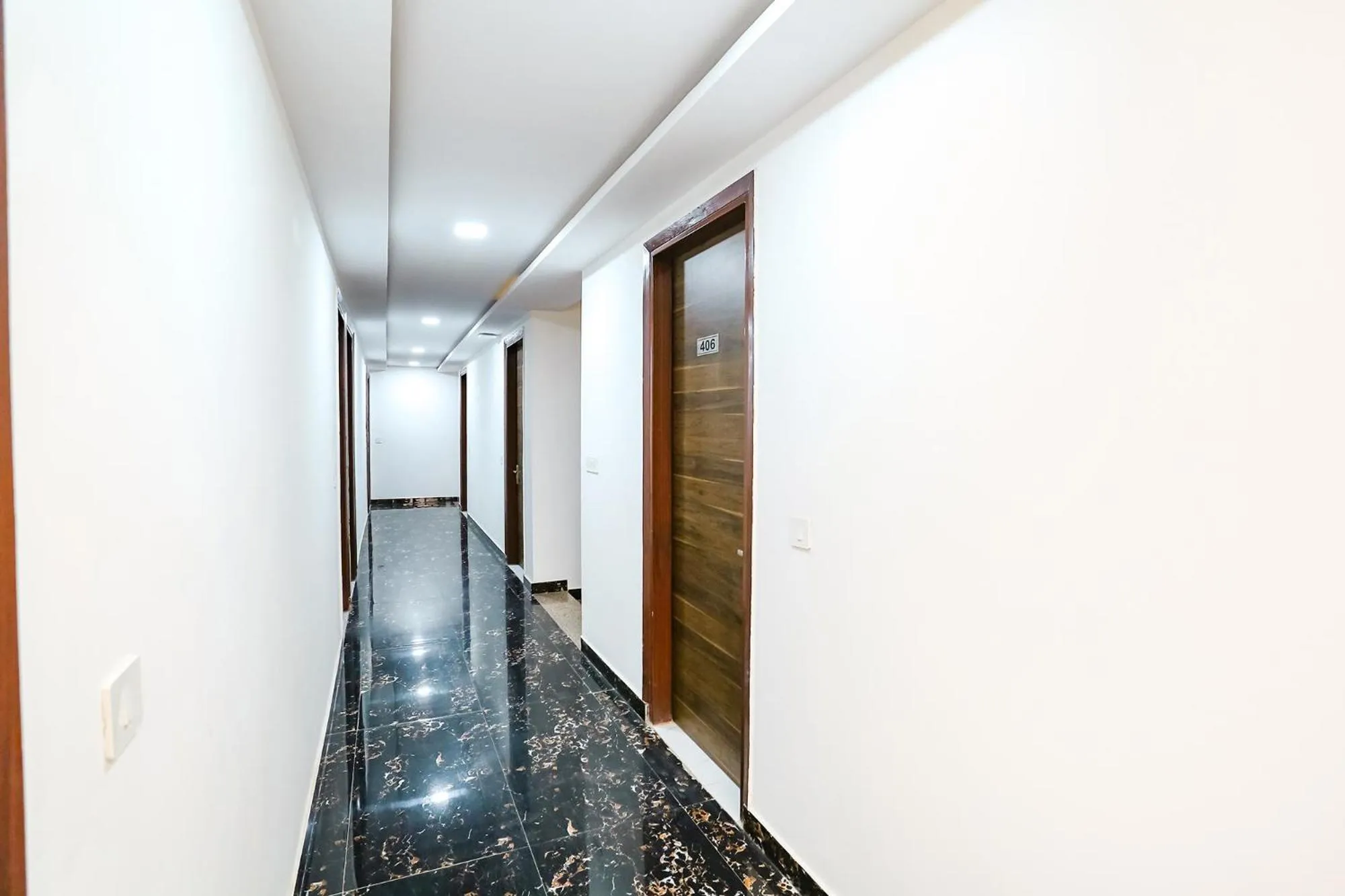 Lobby or reception in FabHotel New Silver Crown