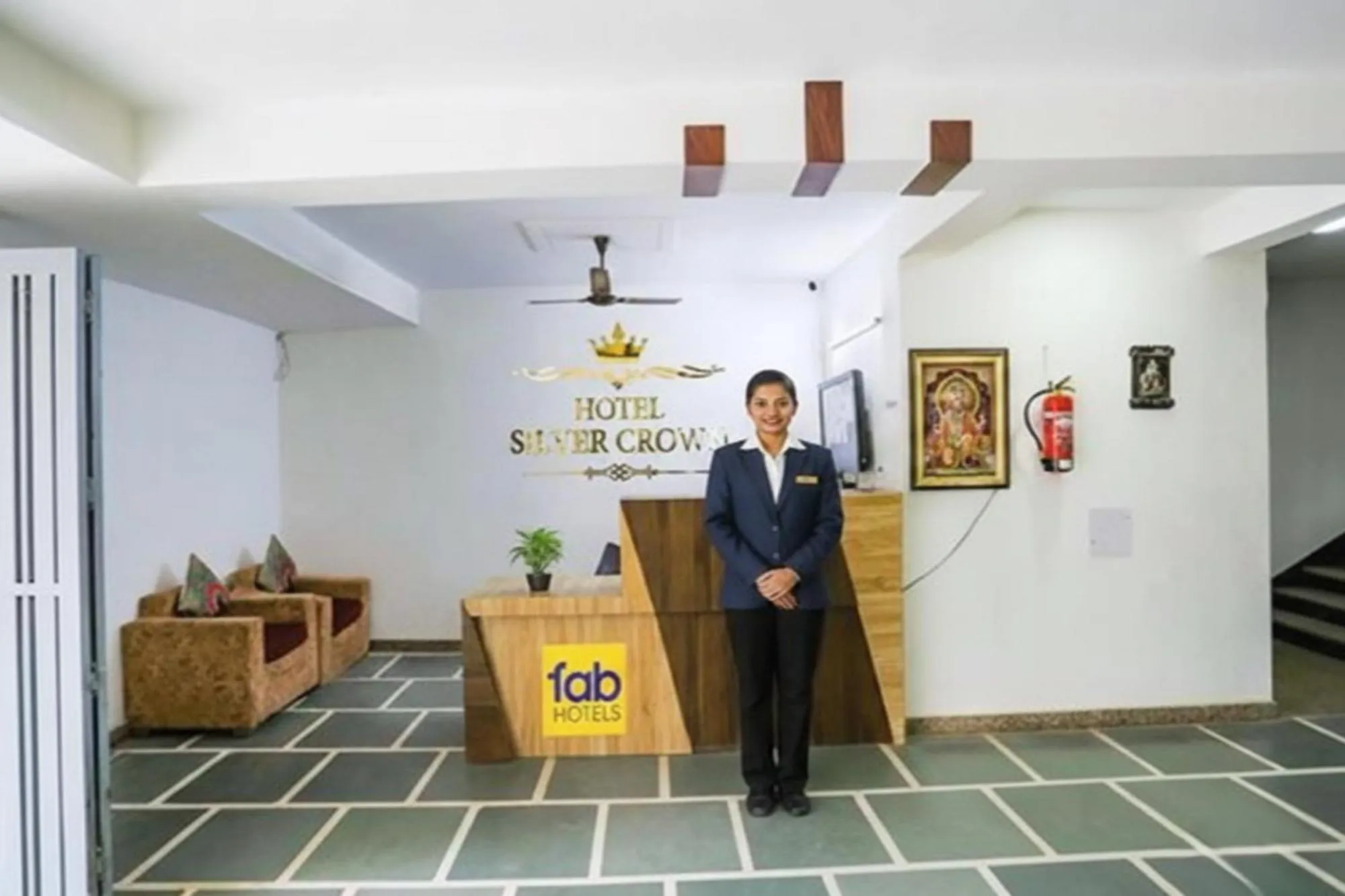 Lobby or reception in FabHotel New Silver Crown