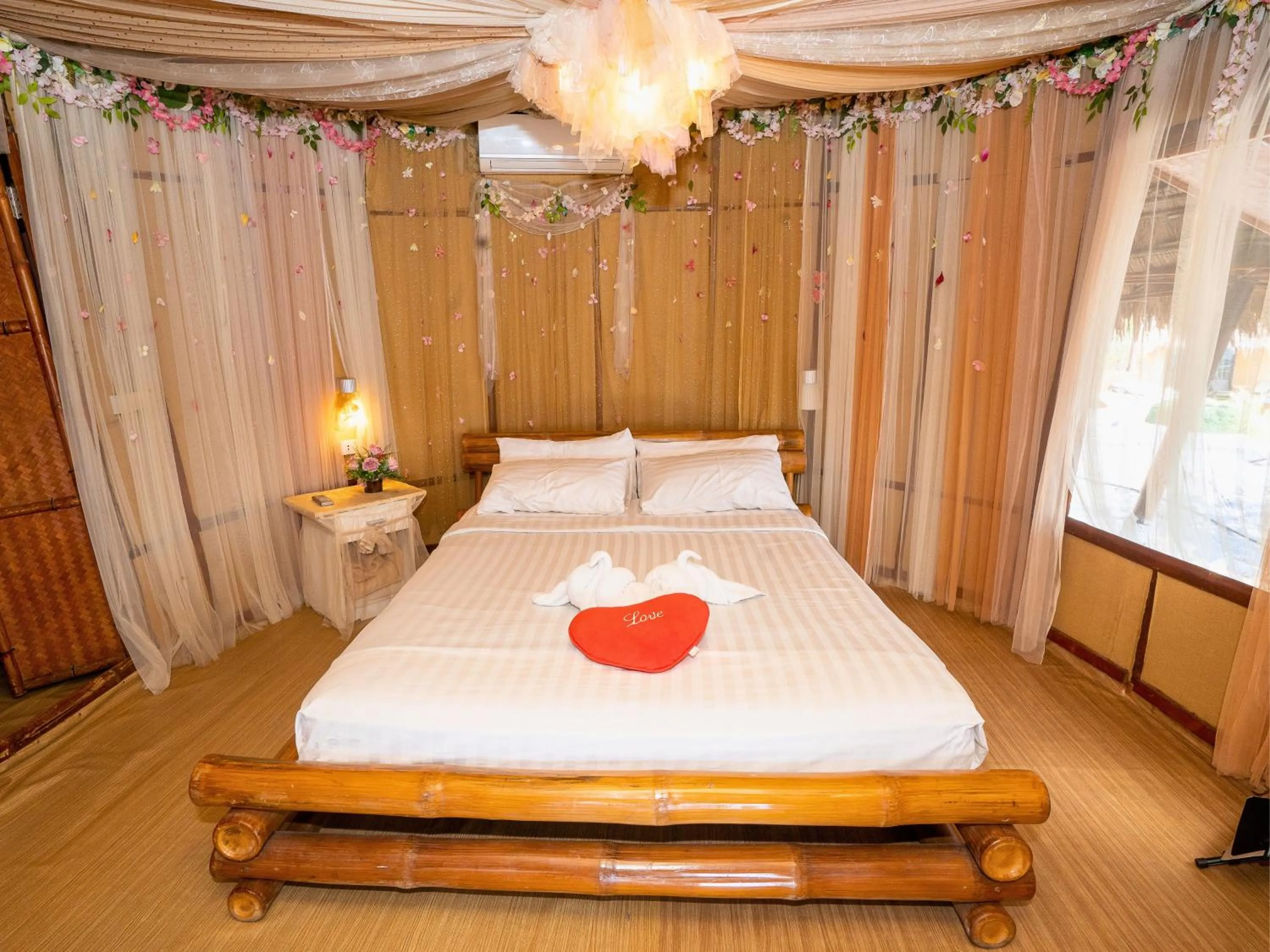 Superior Villa in Pareehut Resort Koh Sichang