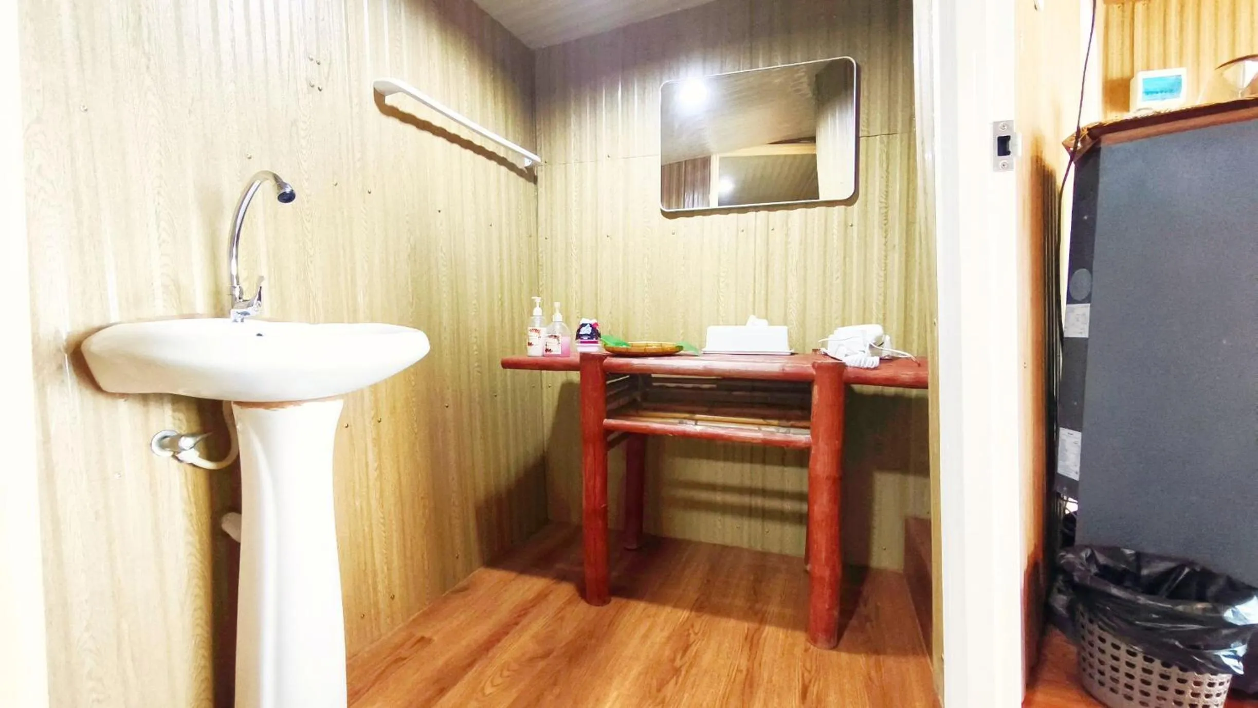 Area and facilities in Pareehut Resort Koh Sichang