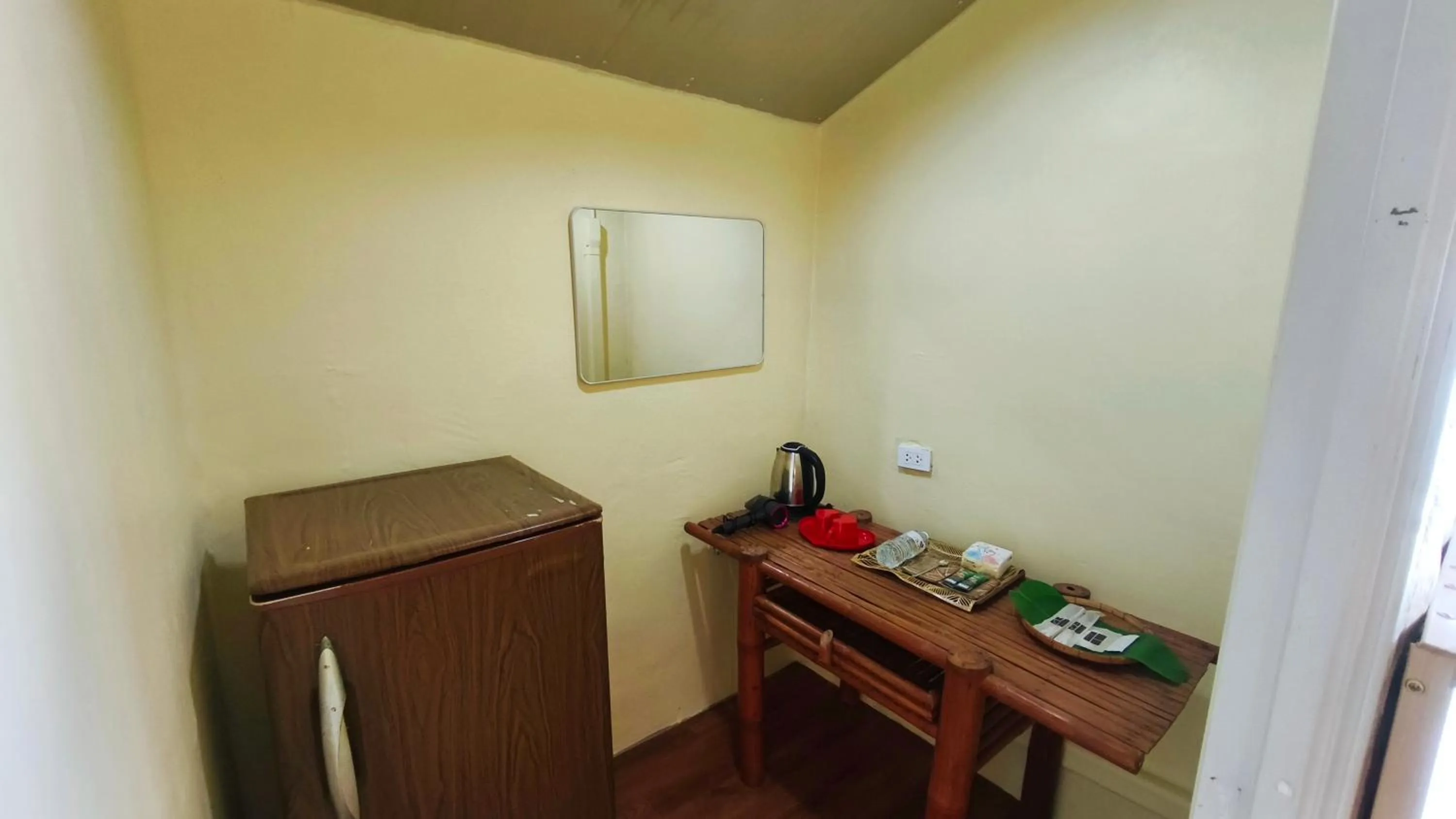 Area and facilities in Pareehut Resort Koh Sichang